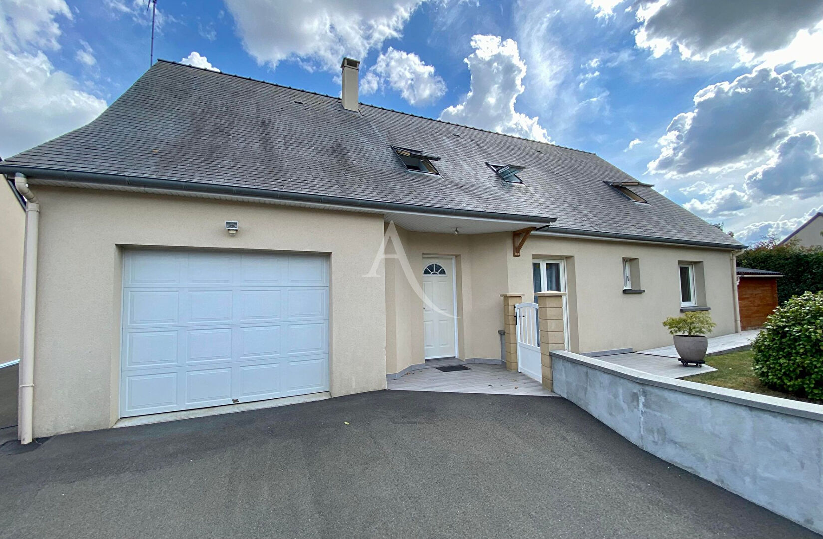 Maison à Vendre à Le Lion-d'Angers (49220) - Achat / Vente Maison - l