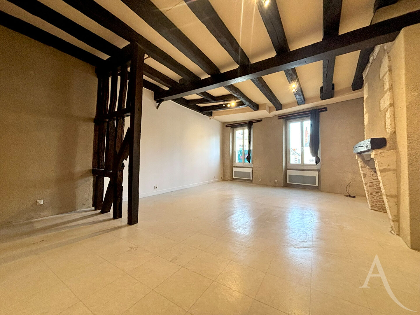 Appartement BOURGES (18000) 1 pièce 51.03 m²