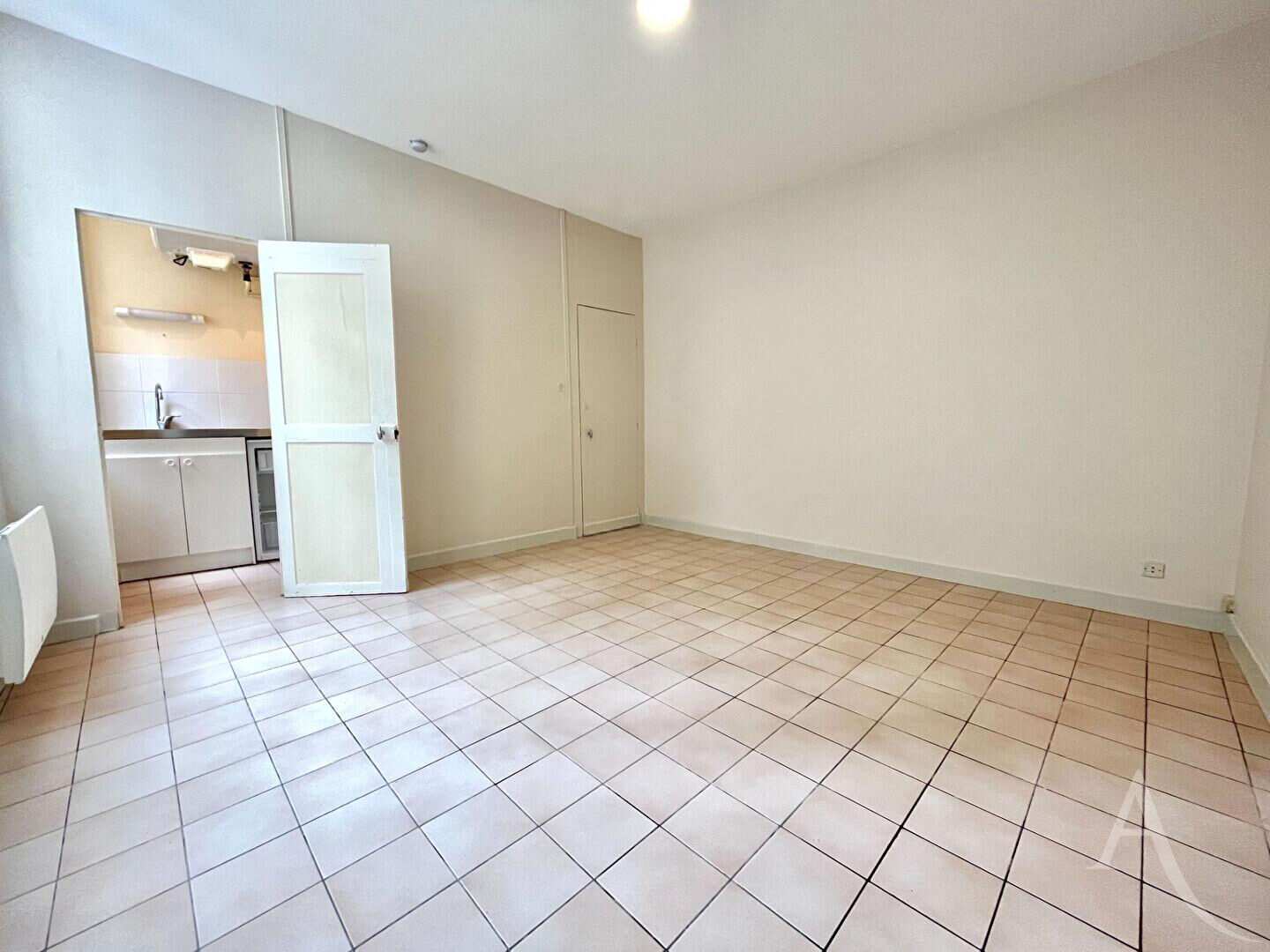 Appartement BOURGES (18000) 1 pièce 19.88 m²
