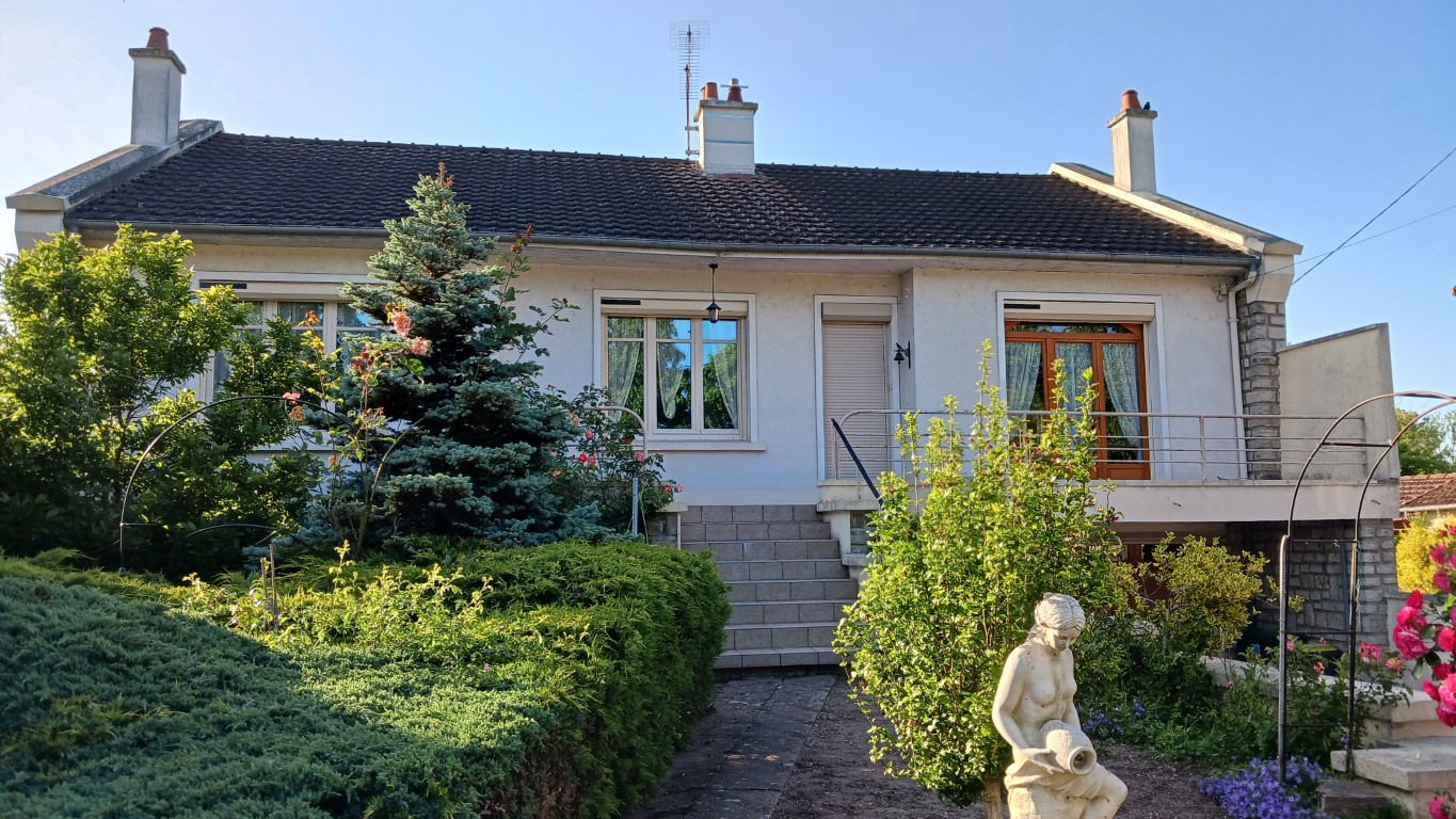 Maison SANCOINS (18600) 5 pièces 110.00 m²