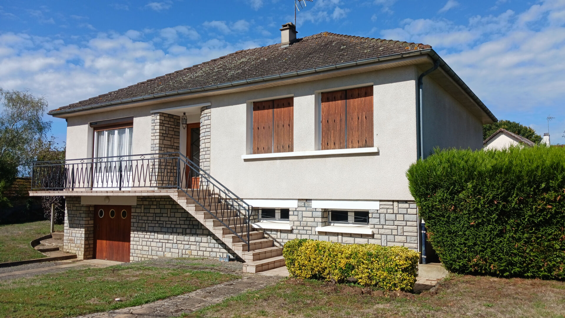 Maison LA GUERCHE SUR L AUBOIS (18150) 5 pièces 92.00 m²