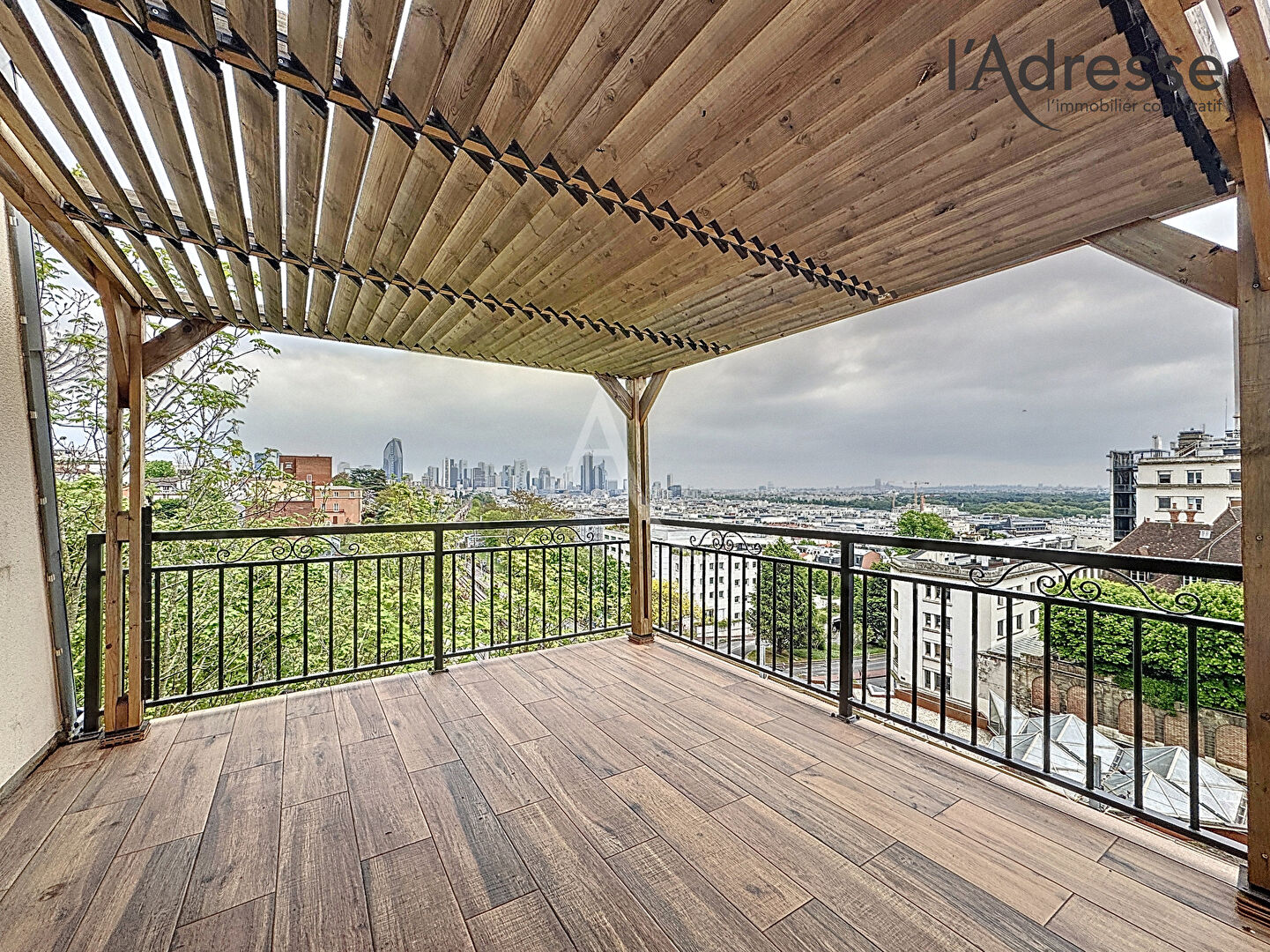 Appartement SURESNES (92150) 4 pièces 73.58 m²