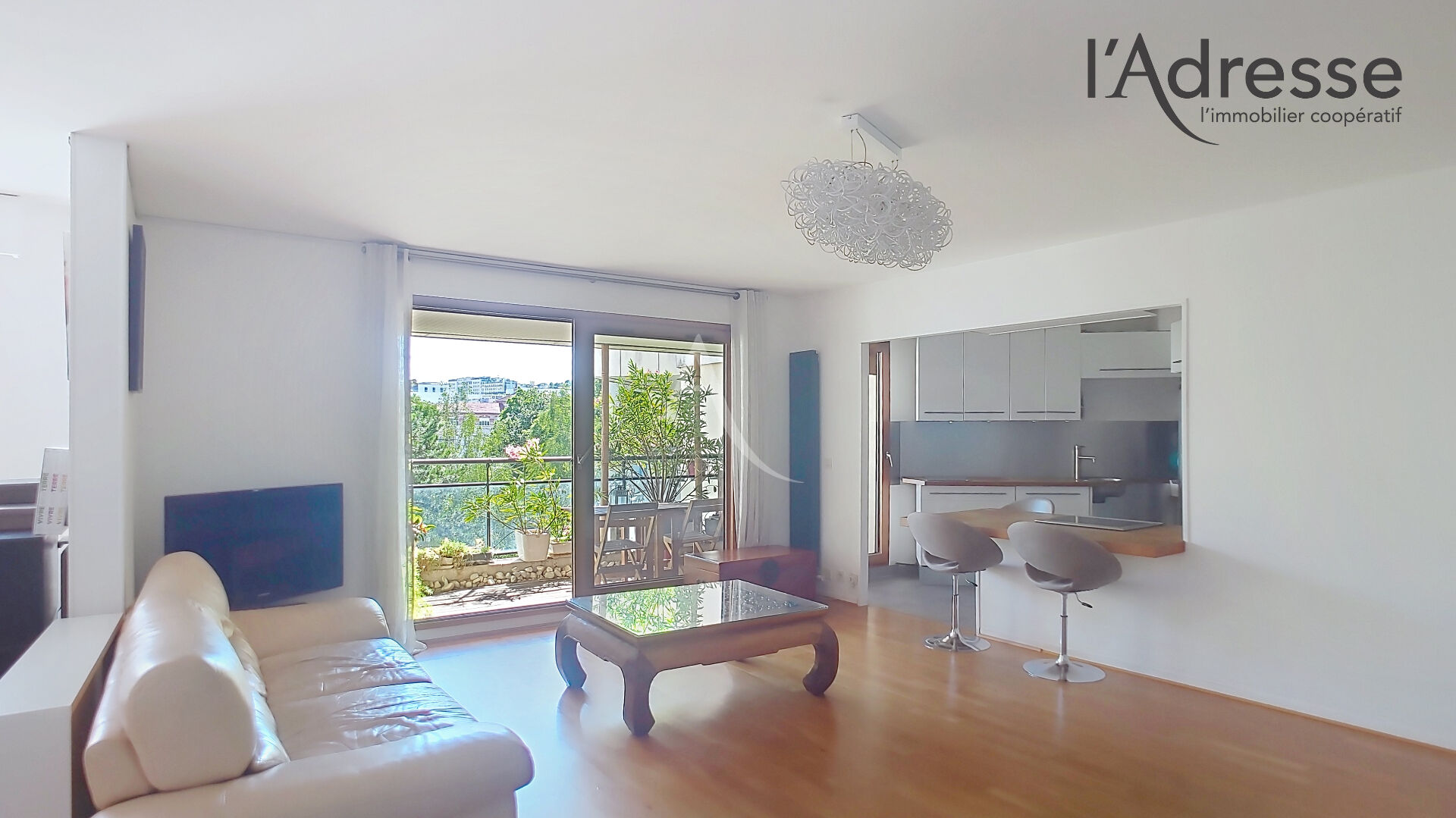 Appartement SURESNES (92150) 5 pièces 114.00 m²