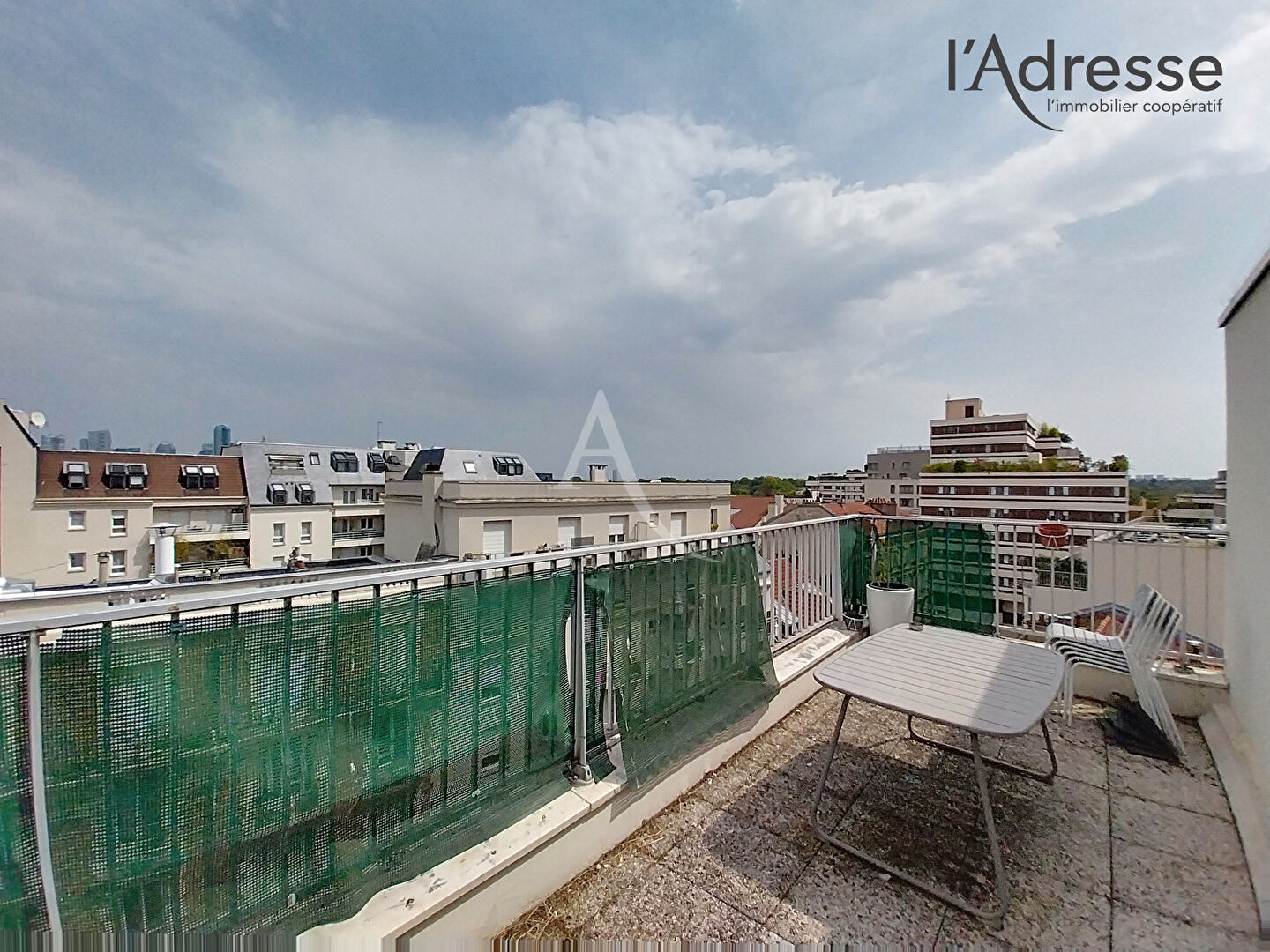 Appartement SURESNES (92150) 2 pièces 44.00 m²