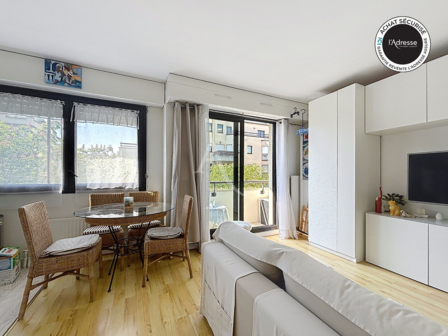 Appartement SURESNES (92150) 1 pièce 32.00 m²