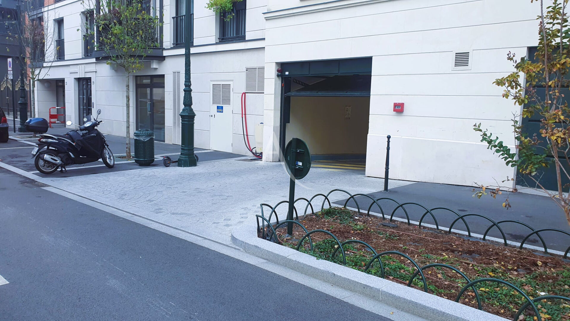 Parking / box PUTEAUX (92800)