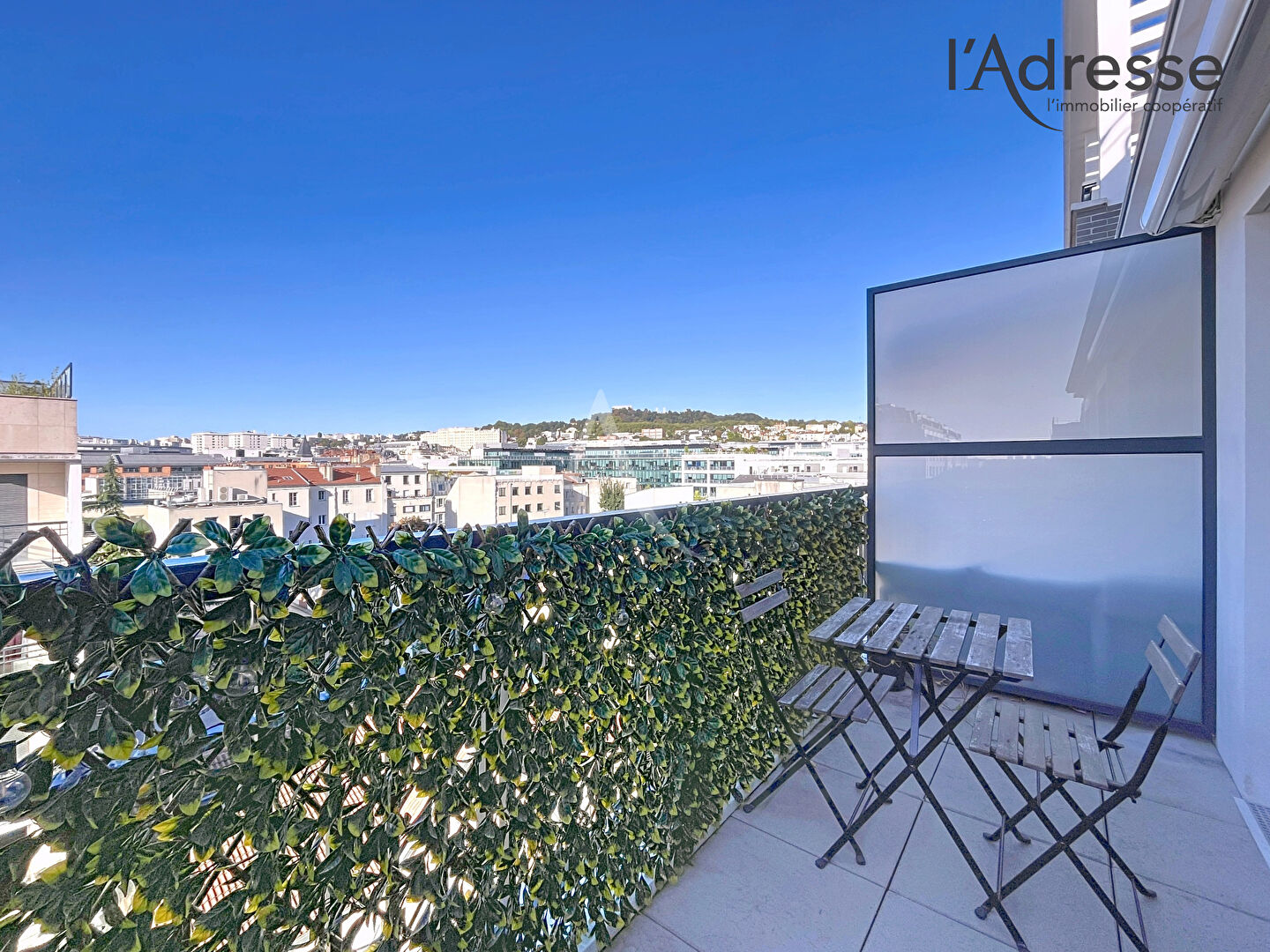Appartement SURESNES (92150) 3 pièces 62.50 m²