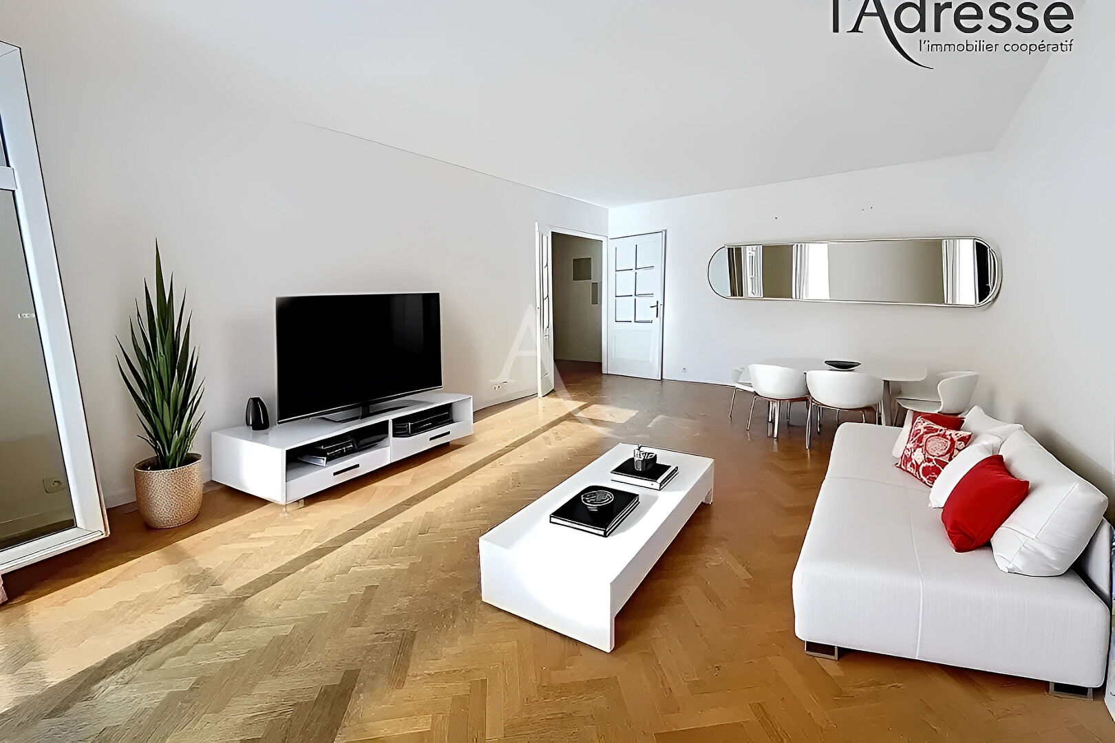 Appartement SURESNES (92150) 4 pièces 94.00 m²