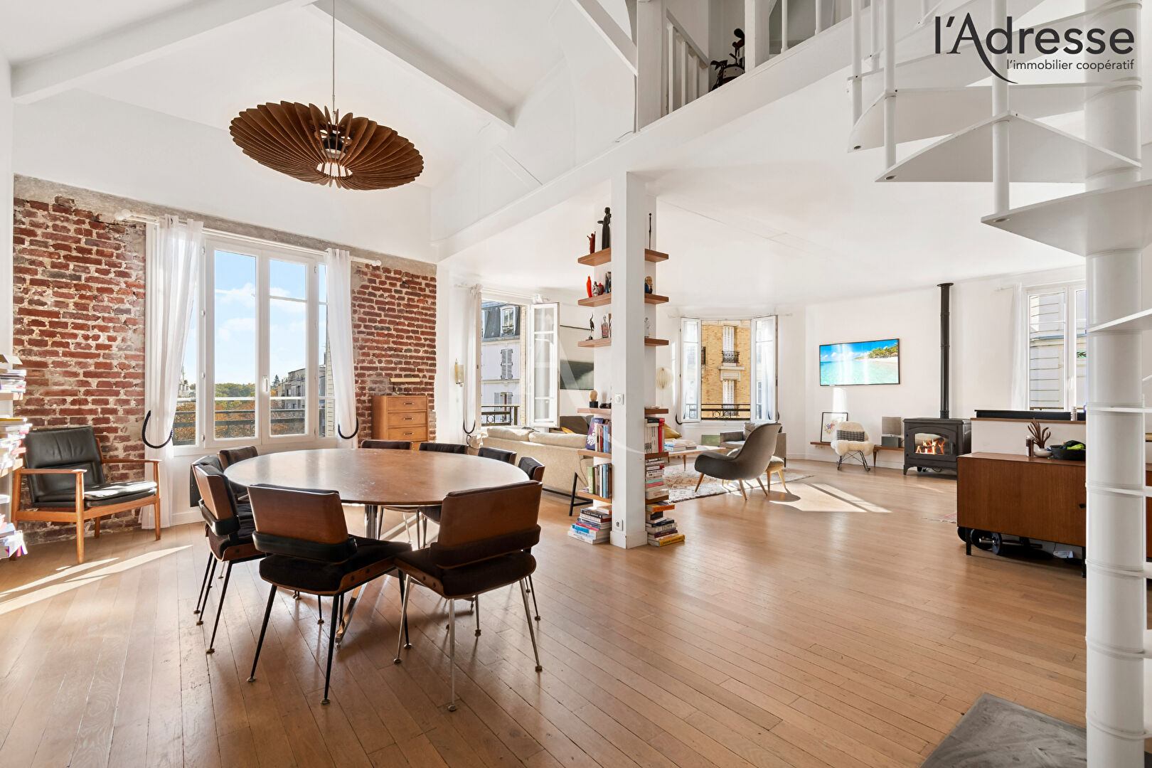 Appartement SURESNES (92150) 5 pièces 148.00 m²