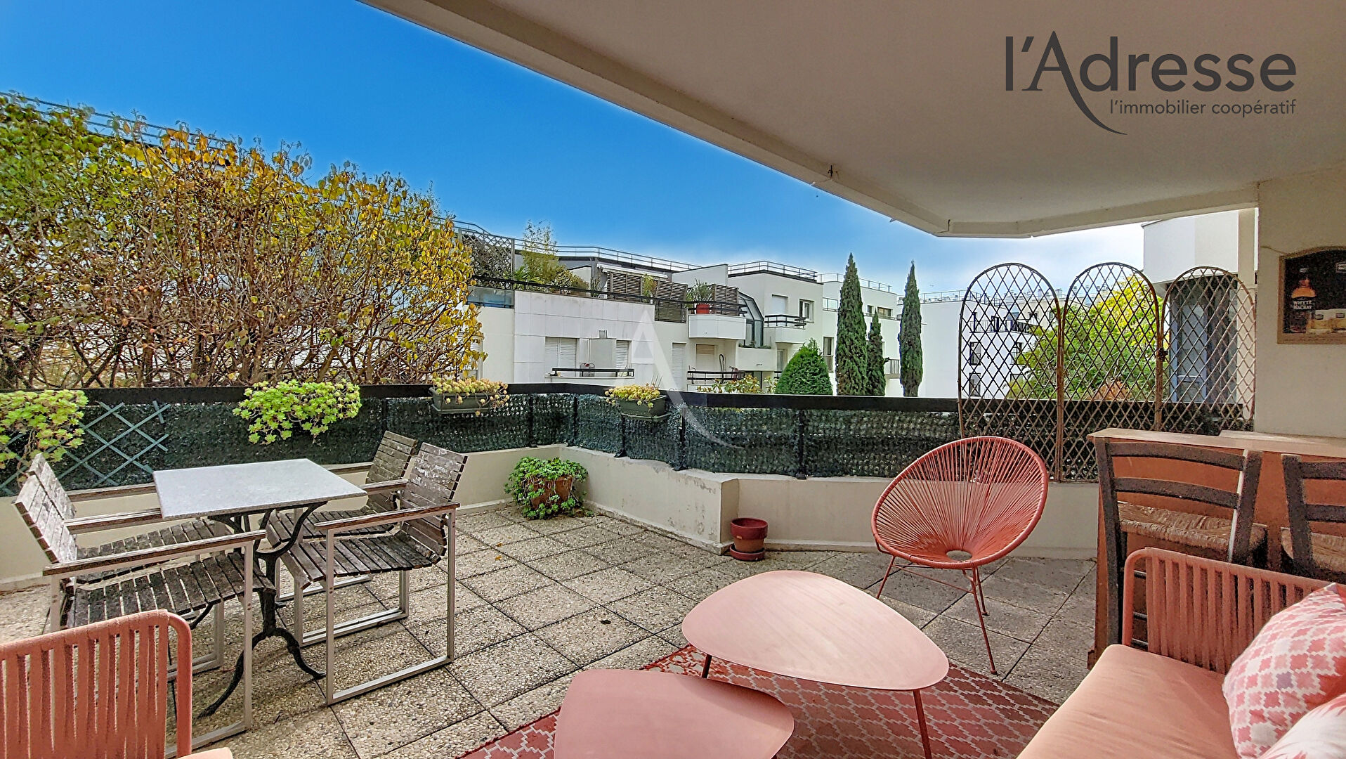 Appartement SURESNES (92150) 2 pièces 67.00 m²