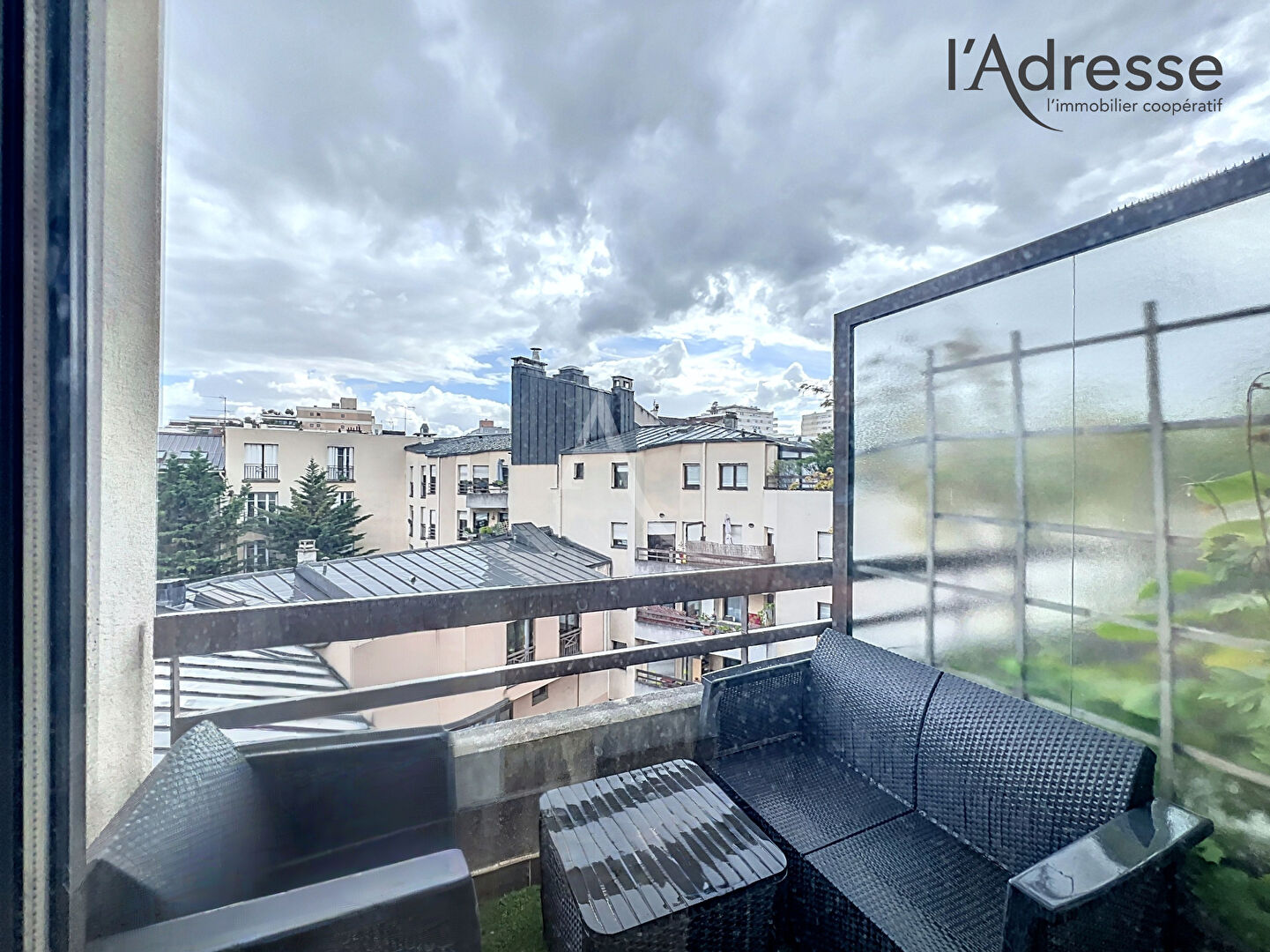 Appartement SURESNES (92150) 1 pièce 30.00 m²