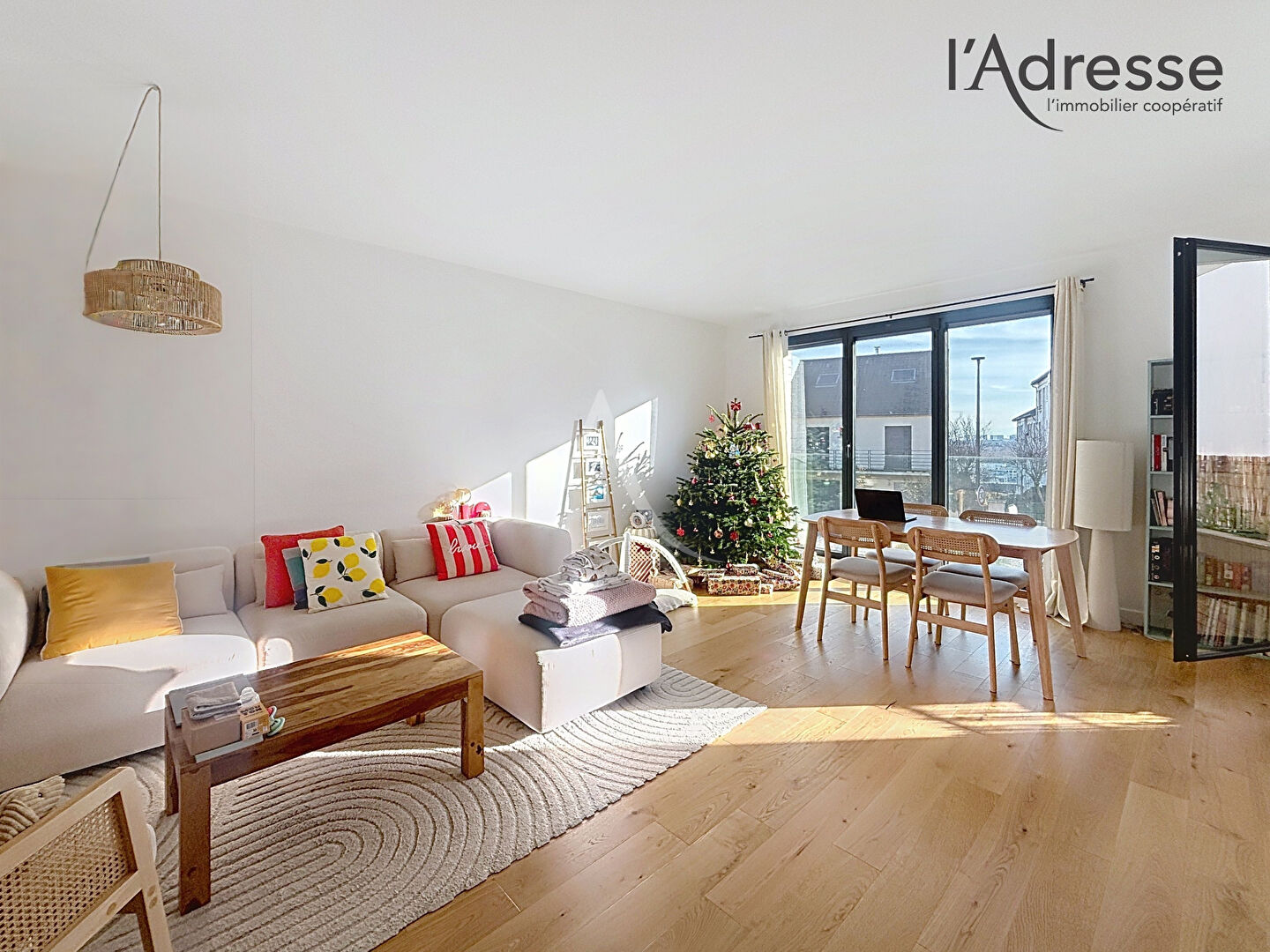 Appartement SURESNES (92150) 4 pi&egrave;ces 95.00 m&sup2;