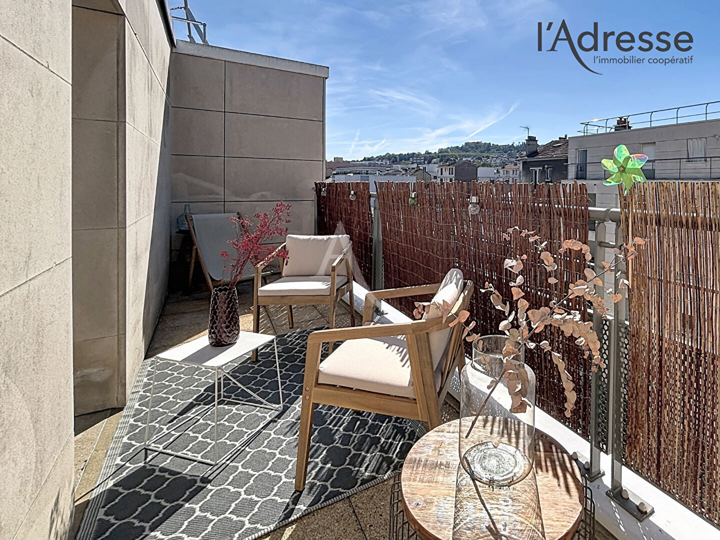 Suresnes (92) Exclusif 500 000 € Appartement 3 pièces , 2 chambres 64.00 m² Avec balconterrassegarage/box Voir le bien