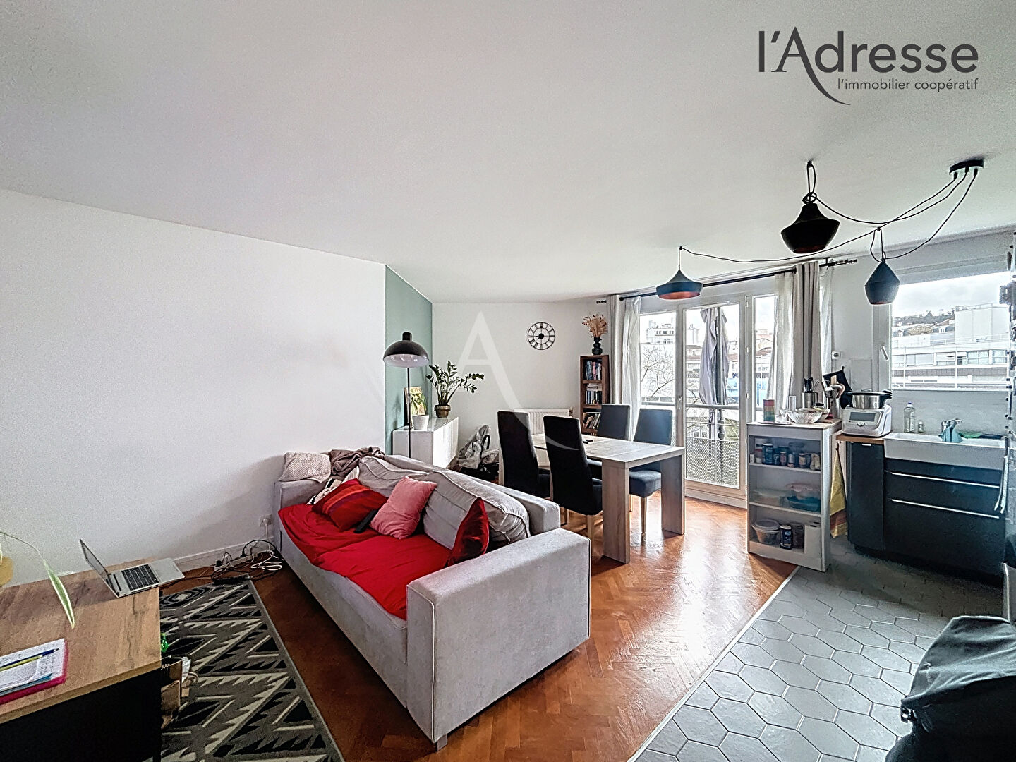 Suresnes (92) Exclusif 345 000 € Appartement 2 pièces , 1 chambre 47.50 m² Avec garage/box Voir le bien