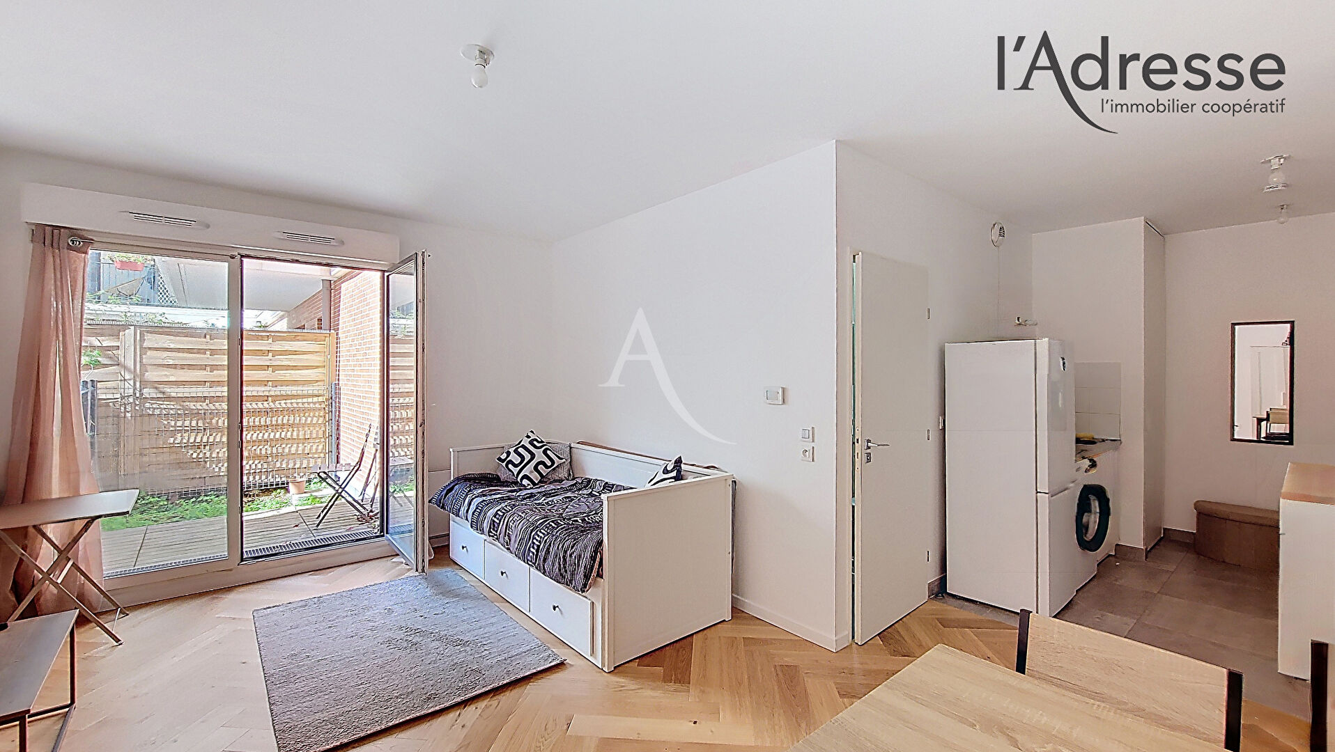 à 2 km de Neuilly-sur-Seine 315 000 € Appartement 1 pièce , 1 chambre 31.00 m² Avec jardin, terrasse Voir le bien