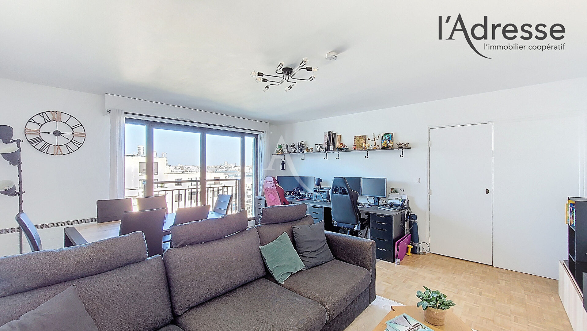 à 2 km de Neuilly-sur-Seine 550 000 € Appartement 3 pièces , 2 chambres 73.00 m² Voir le bien