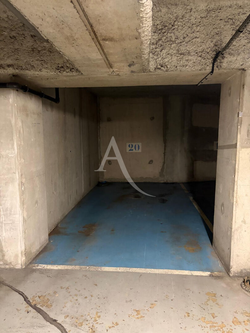 Parking / box SURESNES (92150)