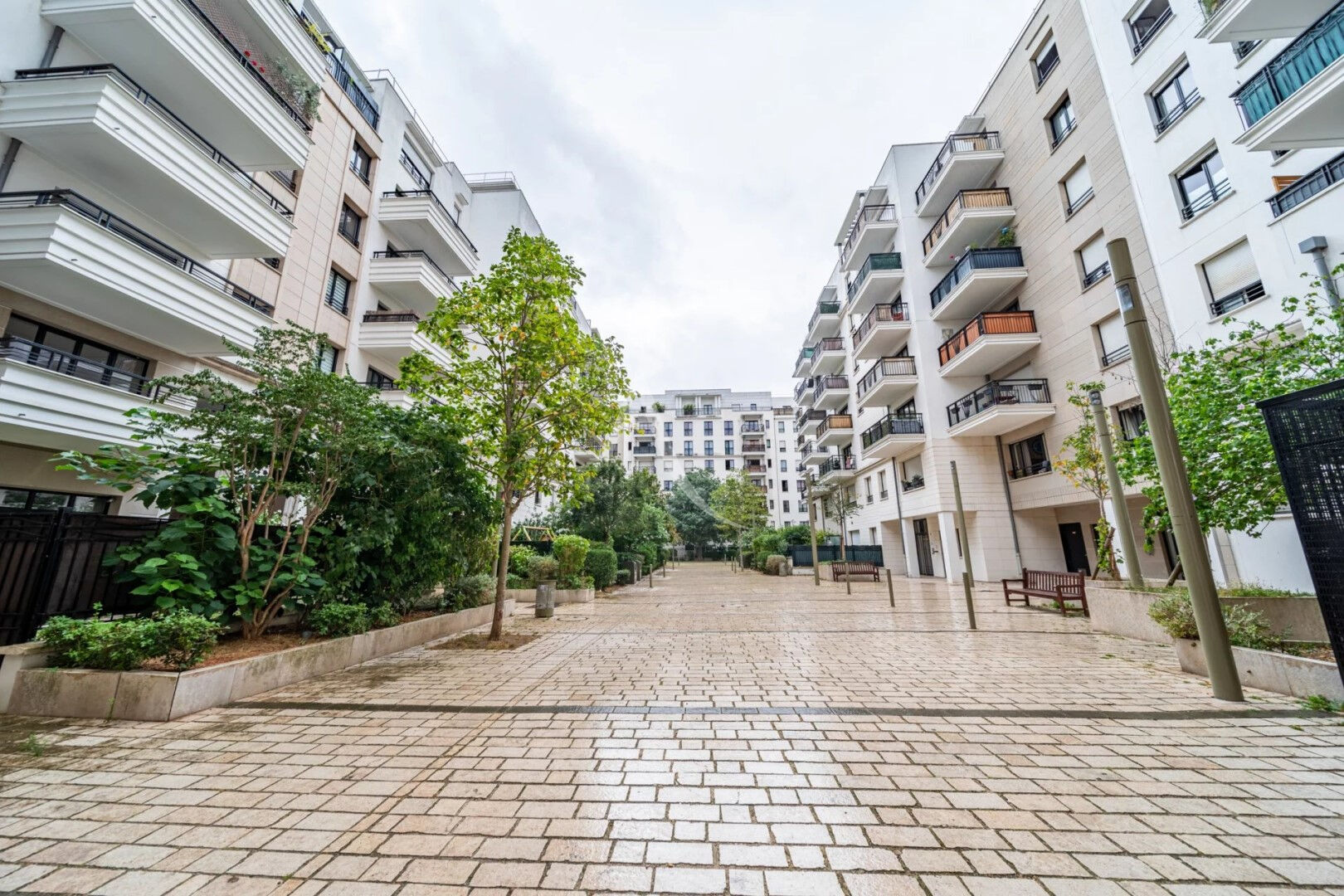 Appartement SURESNES (92150) 3 pi&egrave;ces 69.00 m&sup2;