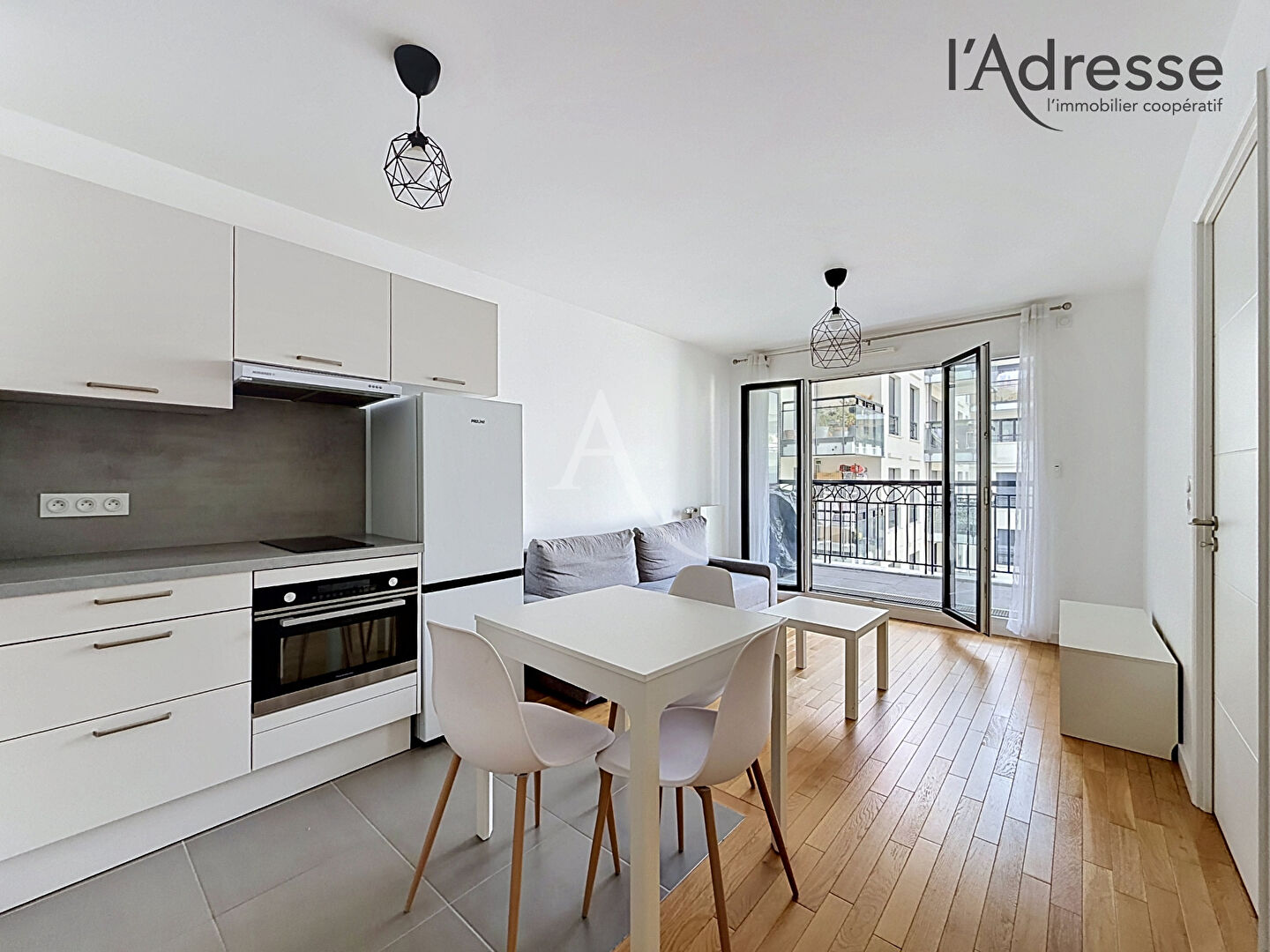 Suresnes (92) 1 200 € / mois cc Appartement 2 pièces , 1 chambre 37.00 m² Meublé Voir le bien