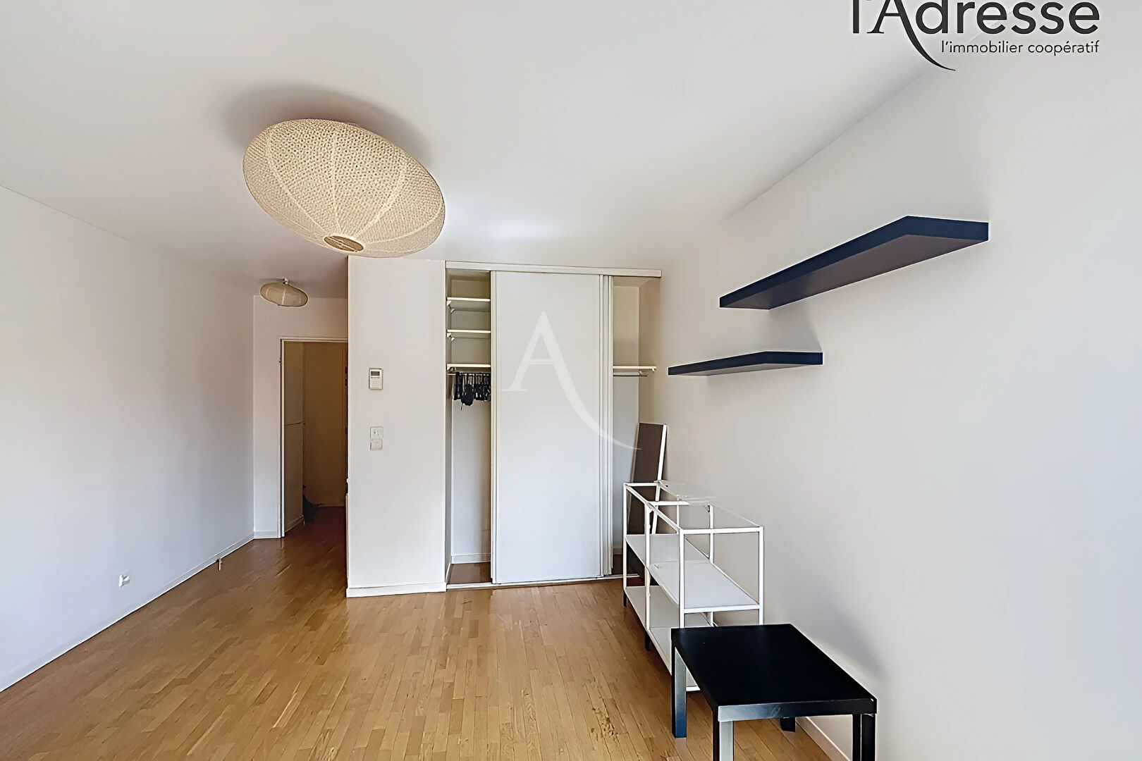 Appartement SURESNES (92150) 1 pi&egrave;ce 23.00 m&sup2;