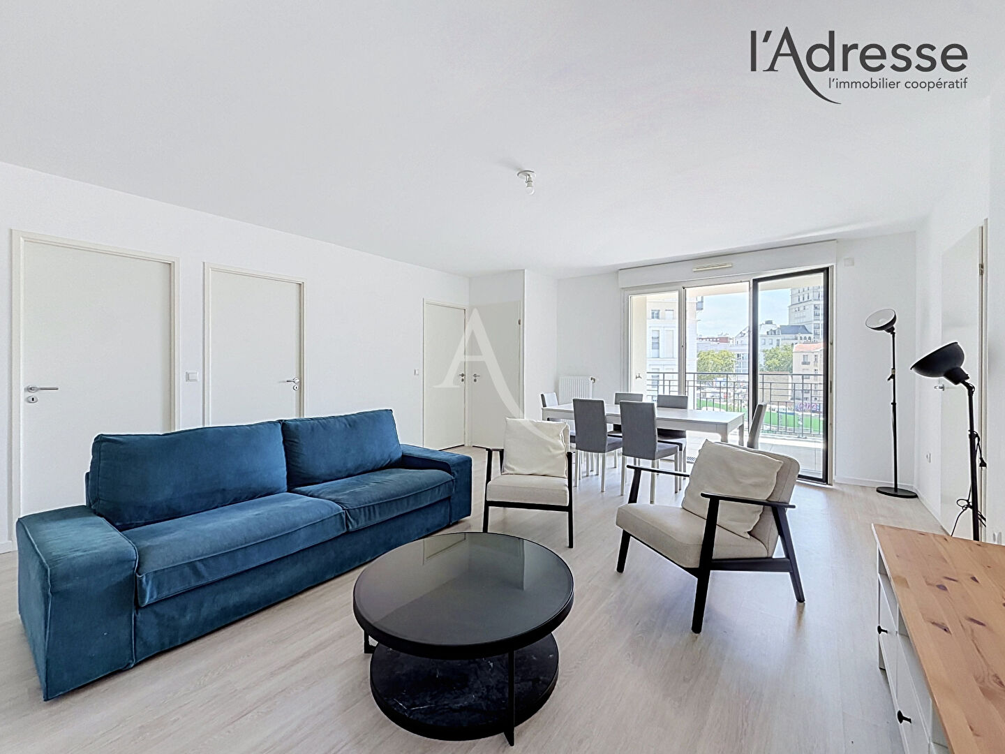 à 8 km de La Celle-Saint-Cloud 3 000 € / mois cc Appartement 5 pièces , 4 chambres 100.00 m² Meublé Avec terrasse Voir le bien
