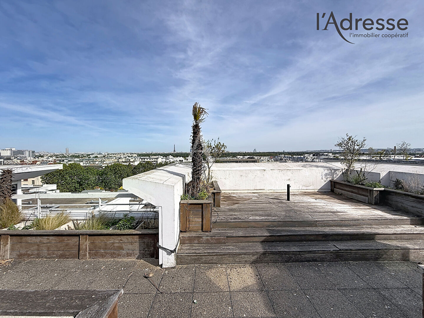 Suresnes (92) Exclusif 1 000 000 € Appartement 5 pièces , 4 chambres 137.00 m² Avec balcon Voir le bien