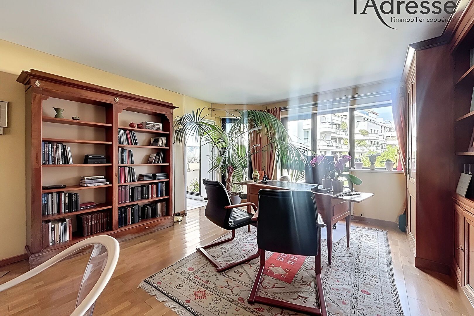 Suresnes (92) 546 000 € Appartement 3 pièces , 2 chambres 71.00 m² Avec balcon Voir le bien