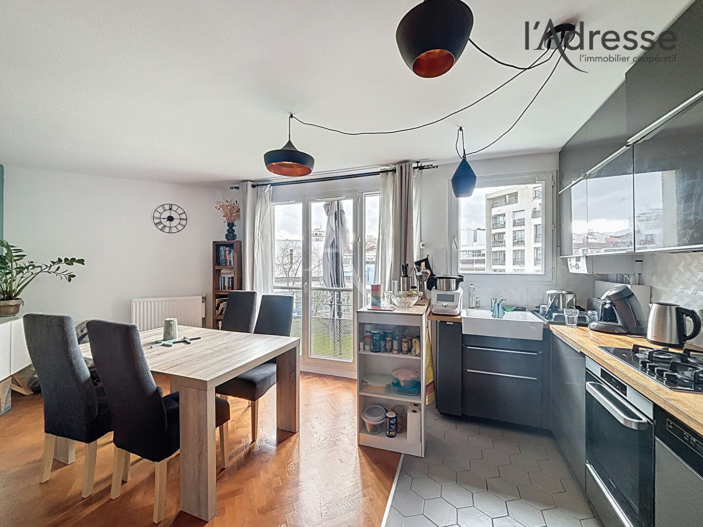 Appartement SURESNES (92150) 2 pi&egrave;ces 47.50 m&sup2;