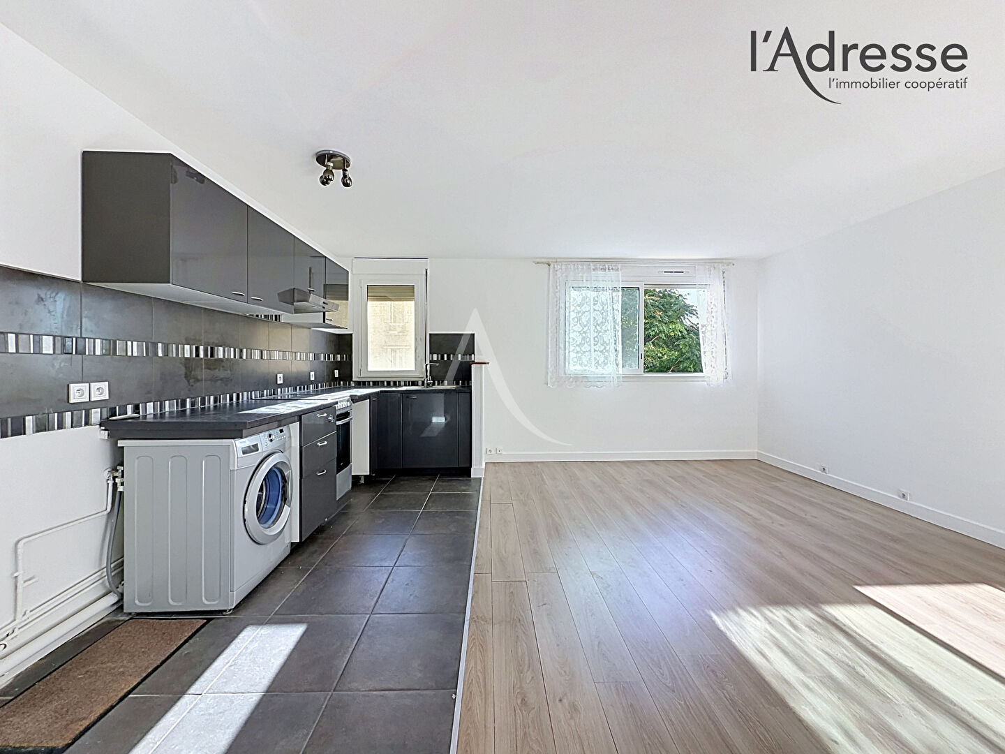 Appartement SURESNES (92150) 2 pi&egrave;ces 50.00 m&sup2;