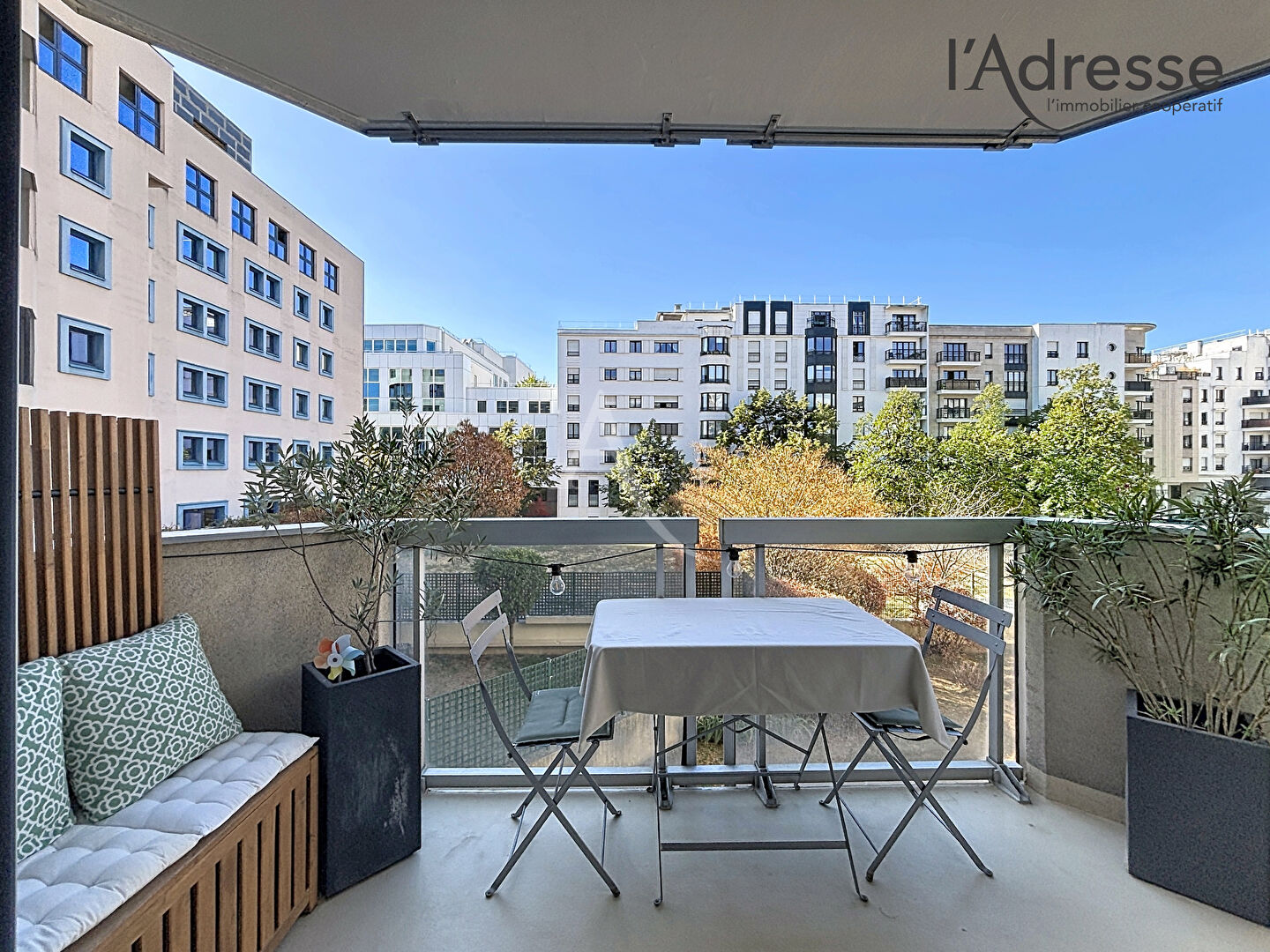 Appartement SURESNES (92150) 3 pi&egrave;ces 67.00 m&sup2;