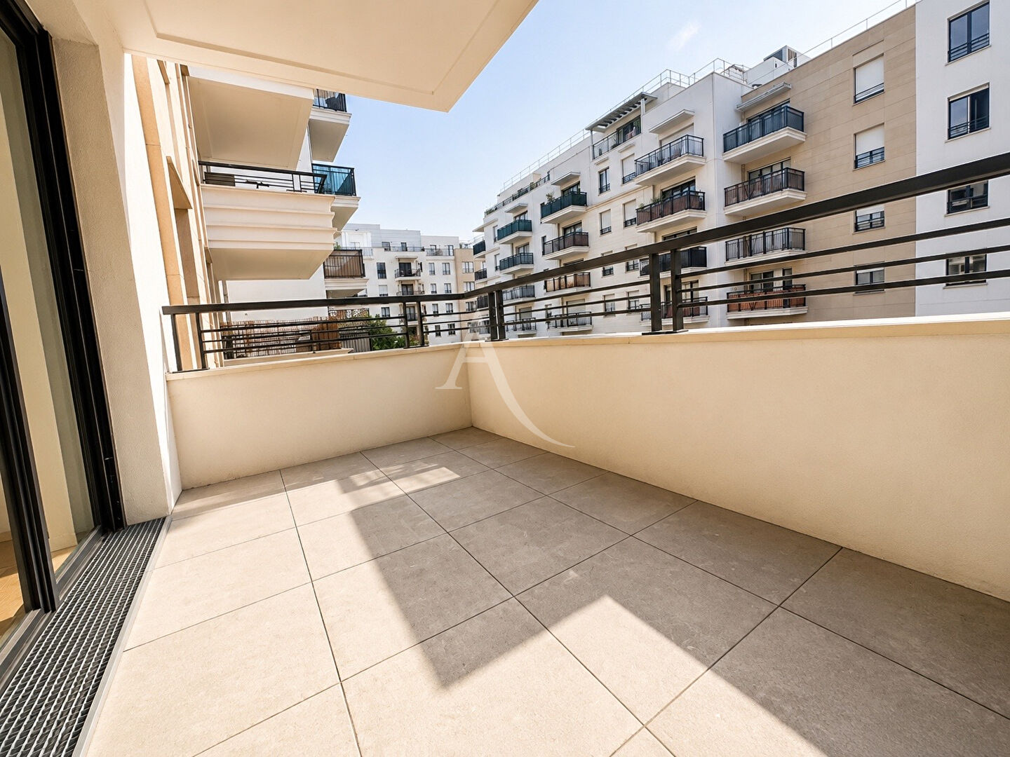 Appartement SURESNES (92150) 4 pi&egrave;ces 83.00 m&sup2;