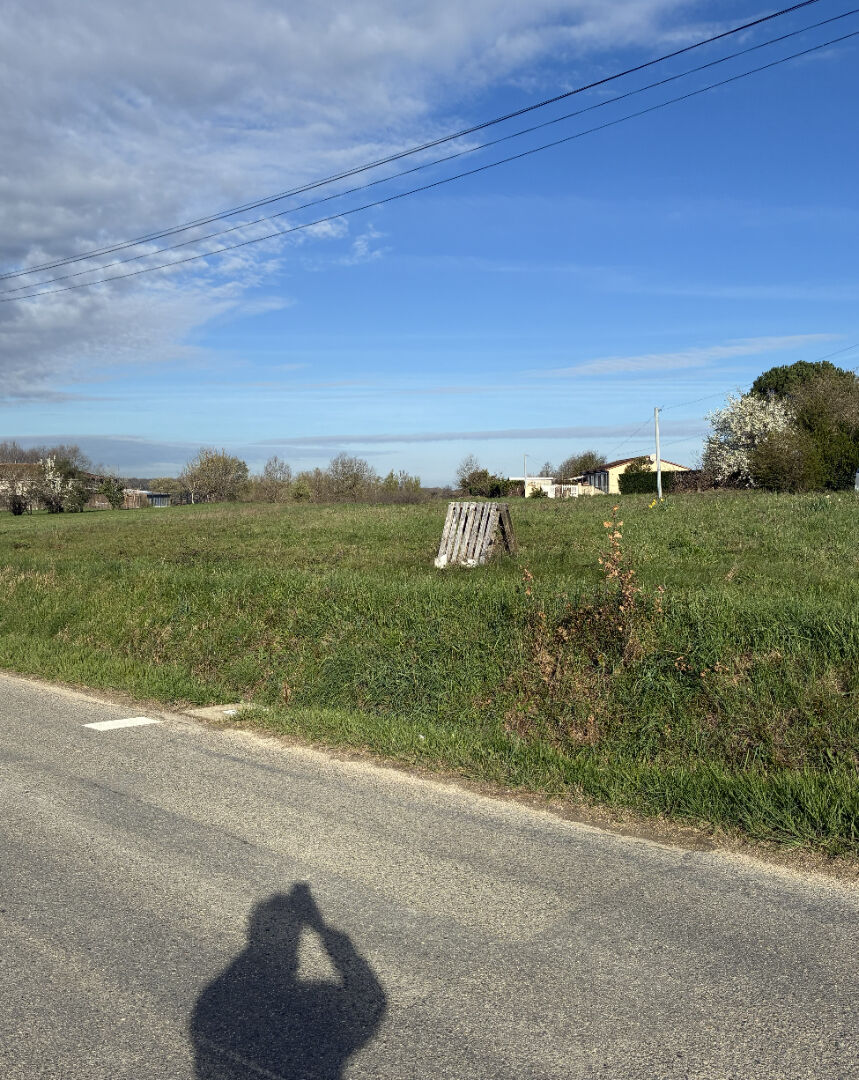 Terrain CANALS (82170) 2000.00 m&sup2;