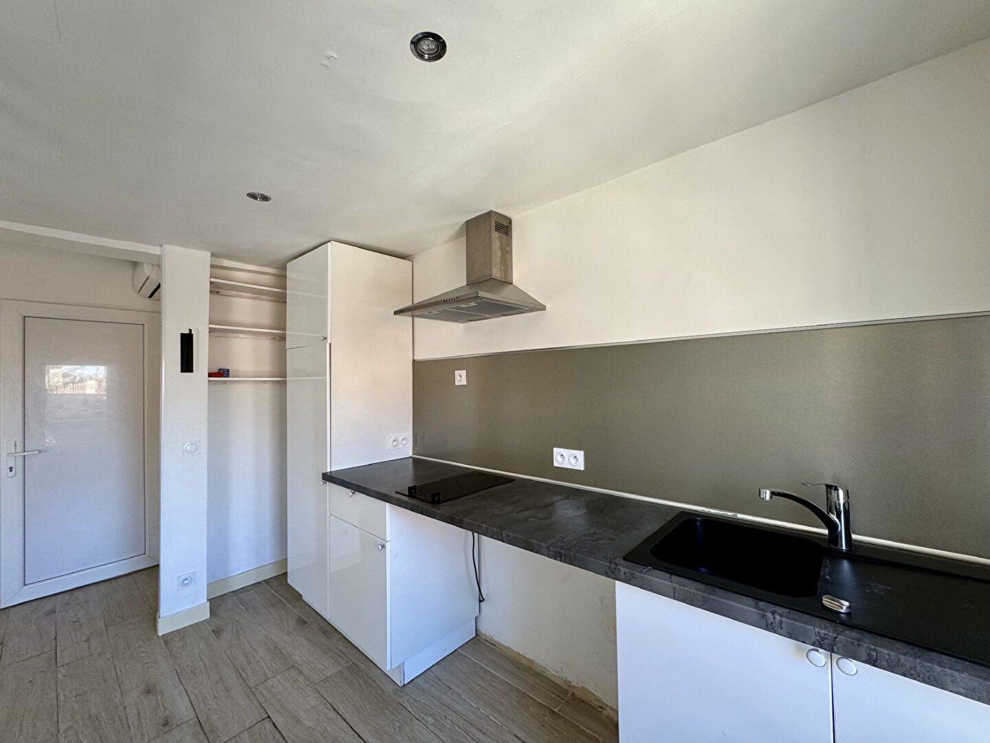 Appartement AVIGNON (84000) 1 pièce 27.05 m²