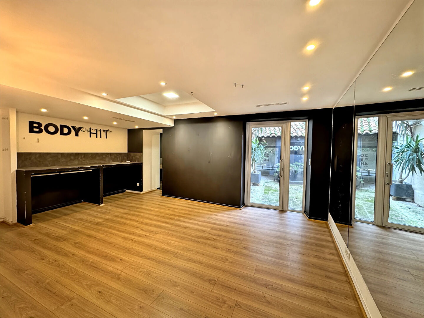 Local commercial AVIGNON (84000) 3 pièces 80.16 m²