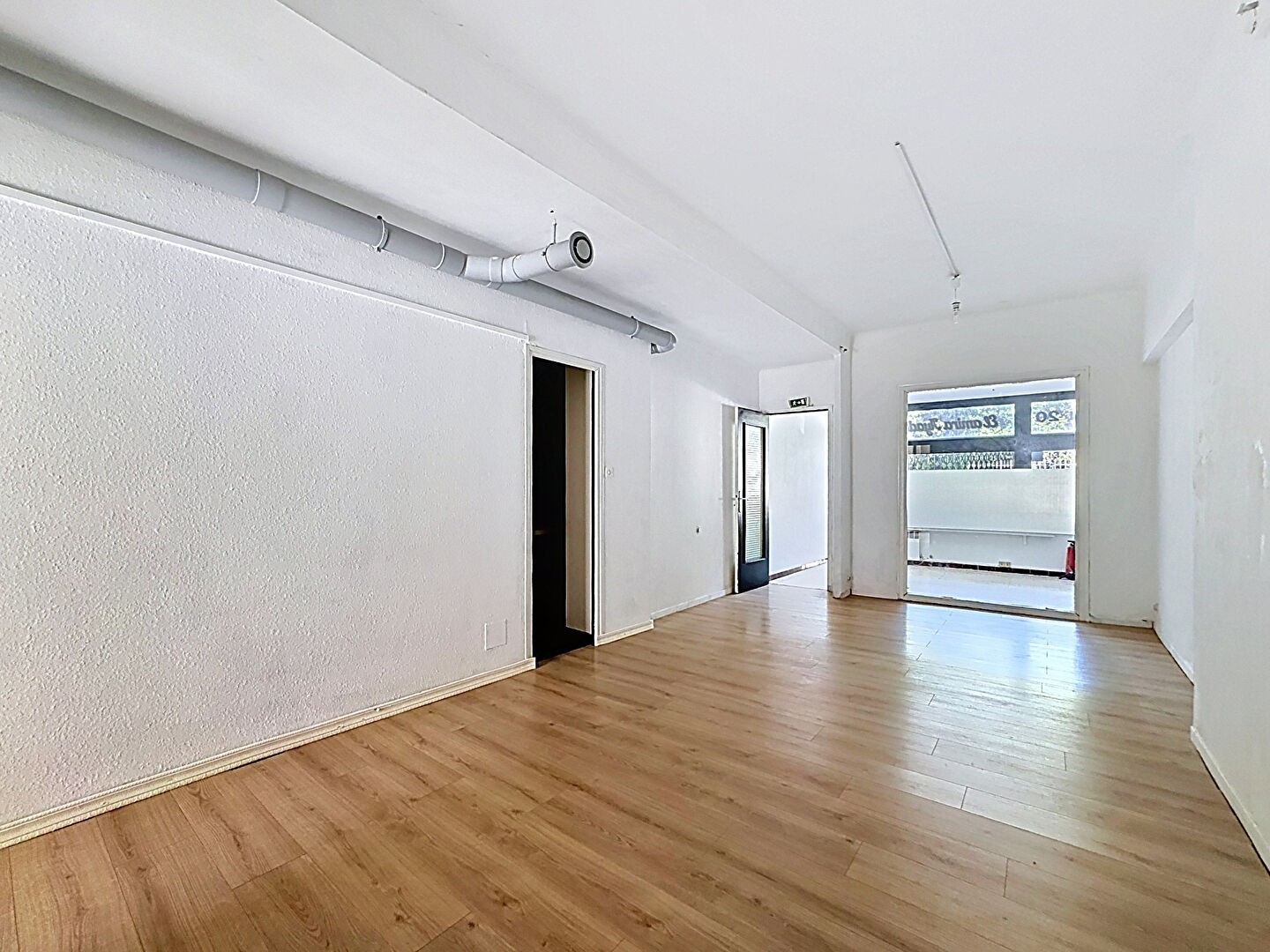 Local commercial AVIGNON (84000) 3 pi&egrave;ces 47.55 m&sup2;