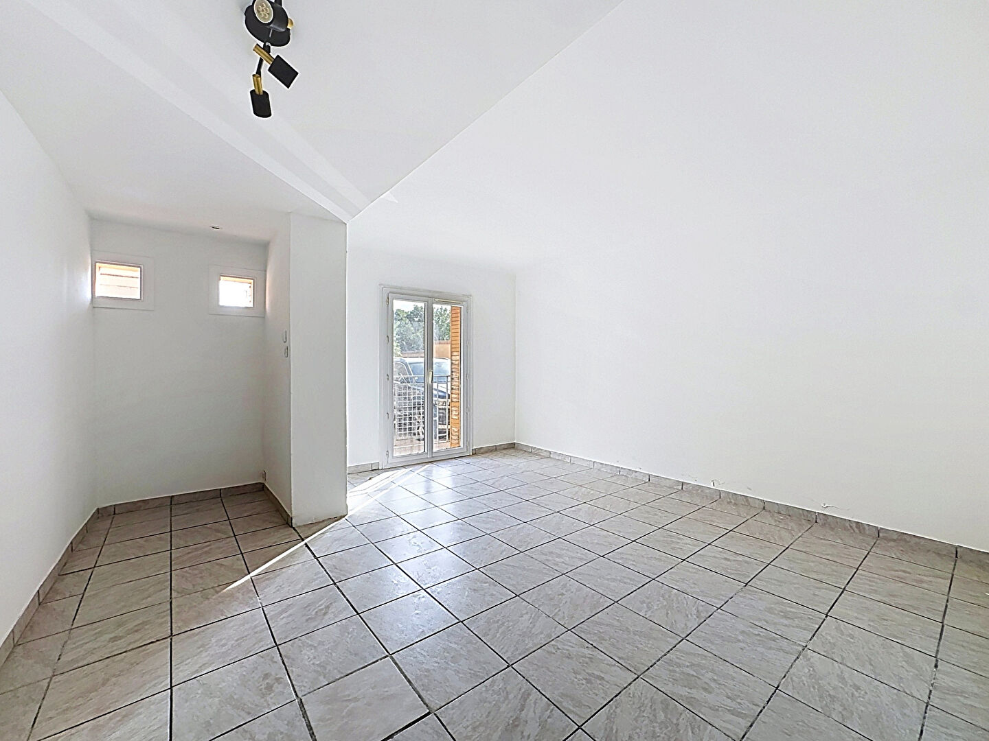 Appartement AVIGNON (84000) 2 pi&egrave;ces 47.00 m&sup2;