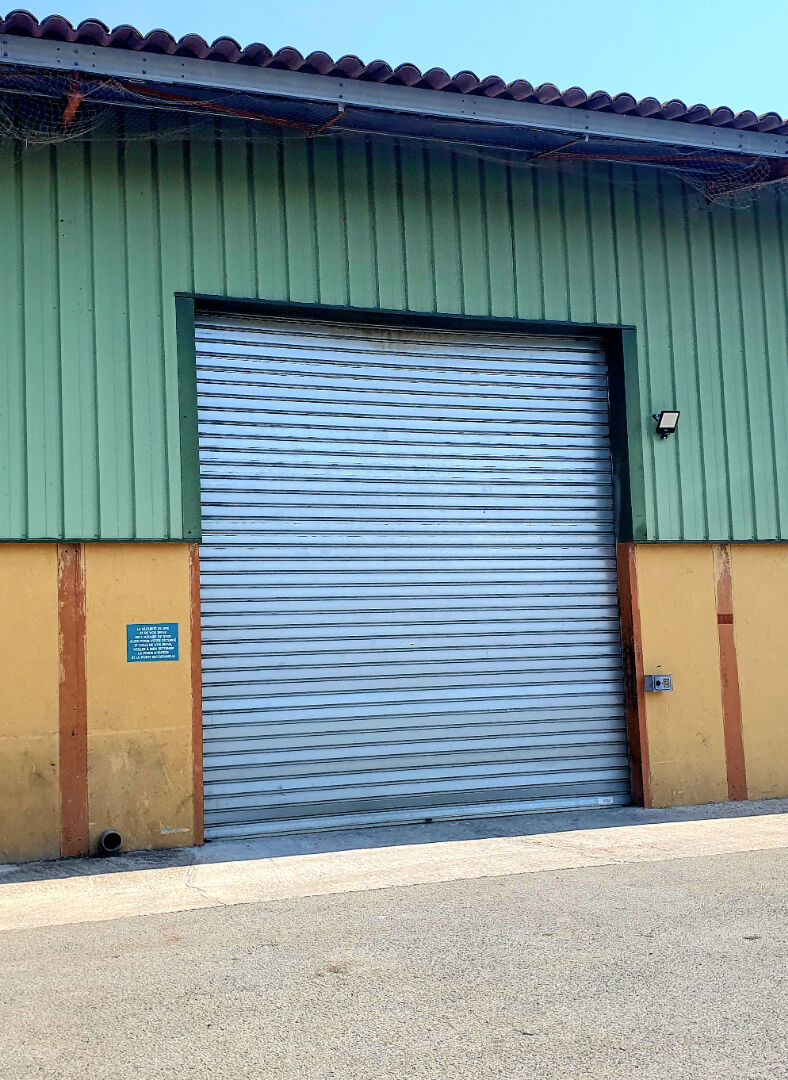 Local commercial MONTAUROUX (83440) 190.00 m²