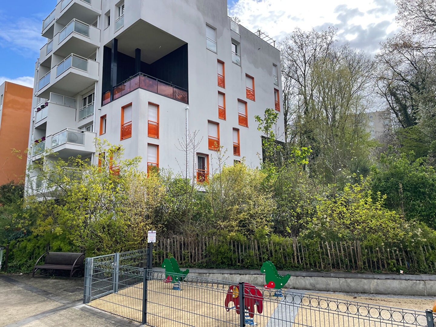 Appartement VIRY CHATILLON (91170) 3 pi&egrave;ces 53.00 m&sup2;