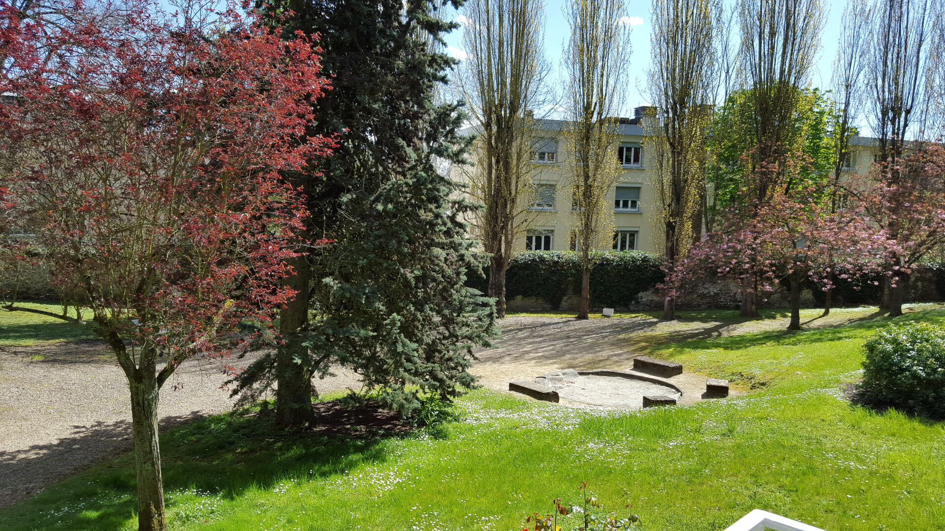 à 15 km de Voisins-le-Bretonneux 1 437 € / mois cc Appartement 3 pièces , 2 chambres 61.00 m² Avec balcon Voir le bien