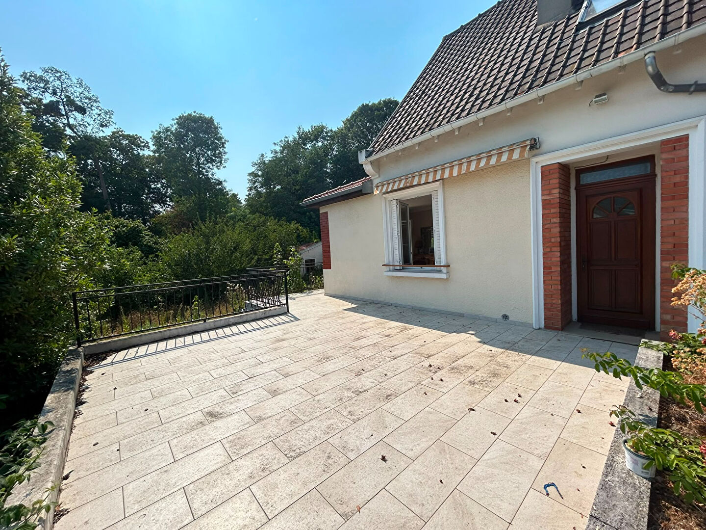 à 5 km de Vigneux-sur-Seine Exclusif 370 000 € Maison 5 pièces , 3 chambres 90.00 m² Avec jardin Voir le bien