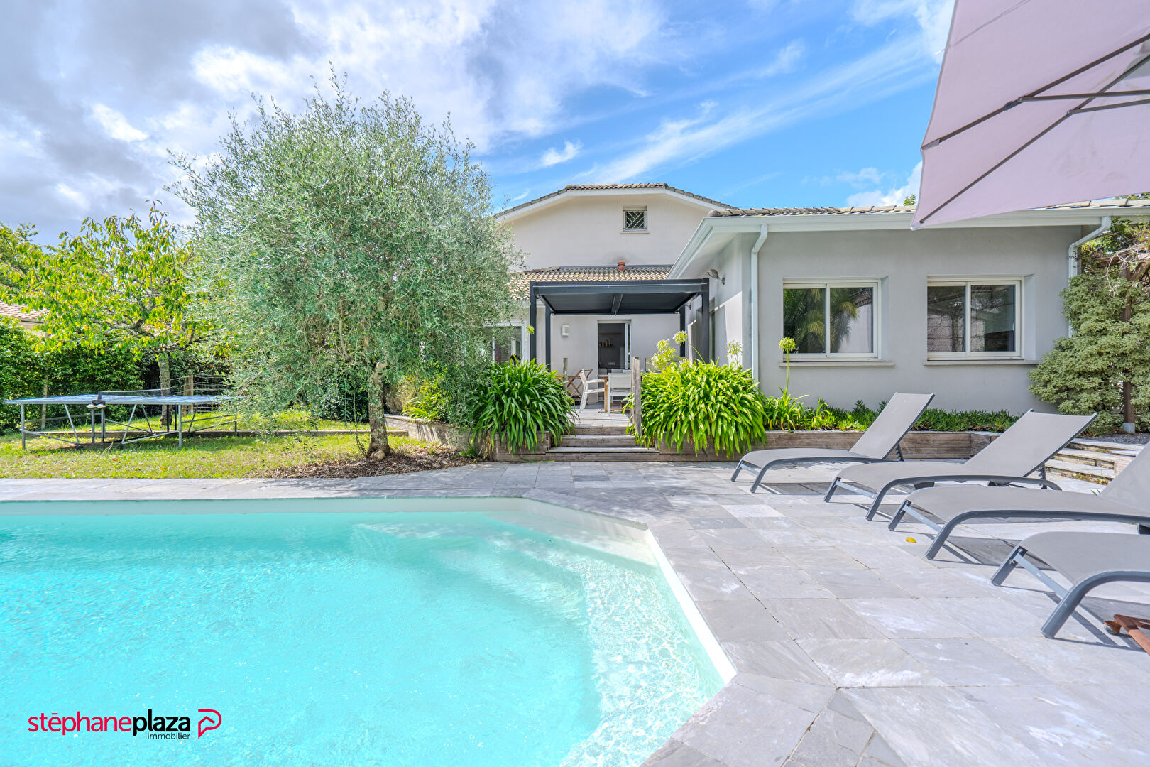 Maison GRADIGNAN (33170) 9 pièces 215.00 m²