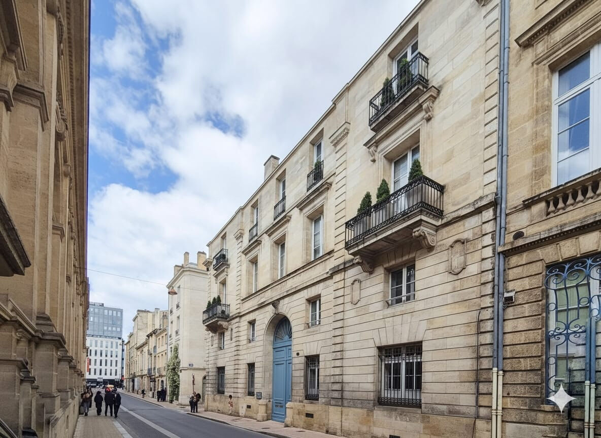 Appartement BORDEAUX (33000) 5 pi&egrave;ces 180.00 m&sup2;