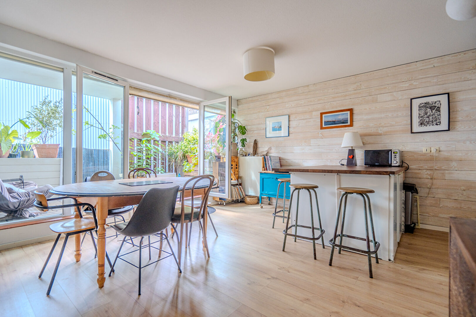 Appartement BORDEAUX (33300) 4 pi&egrave;ces 77.00 m&sup2;