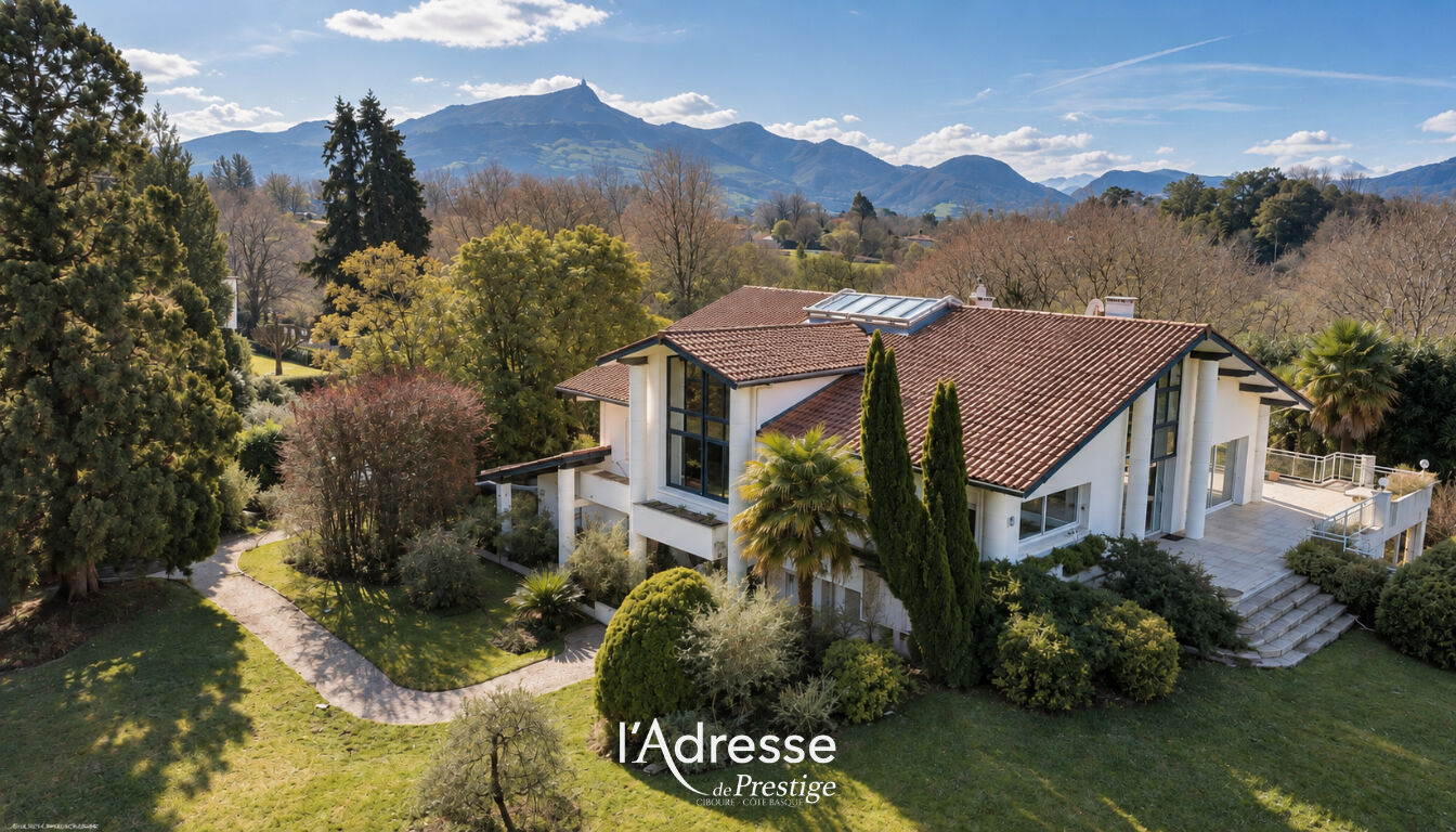 Maison 9 pièces 350 m² · à Ciboure · 350 m² · 2 200 000 €