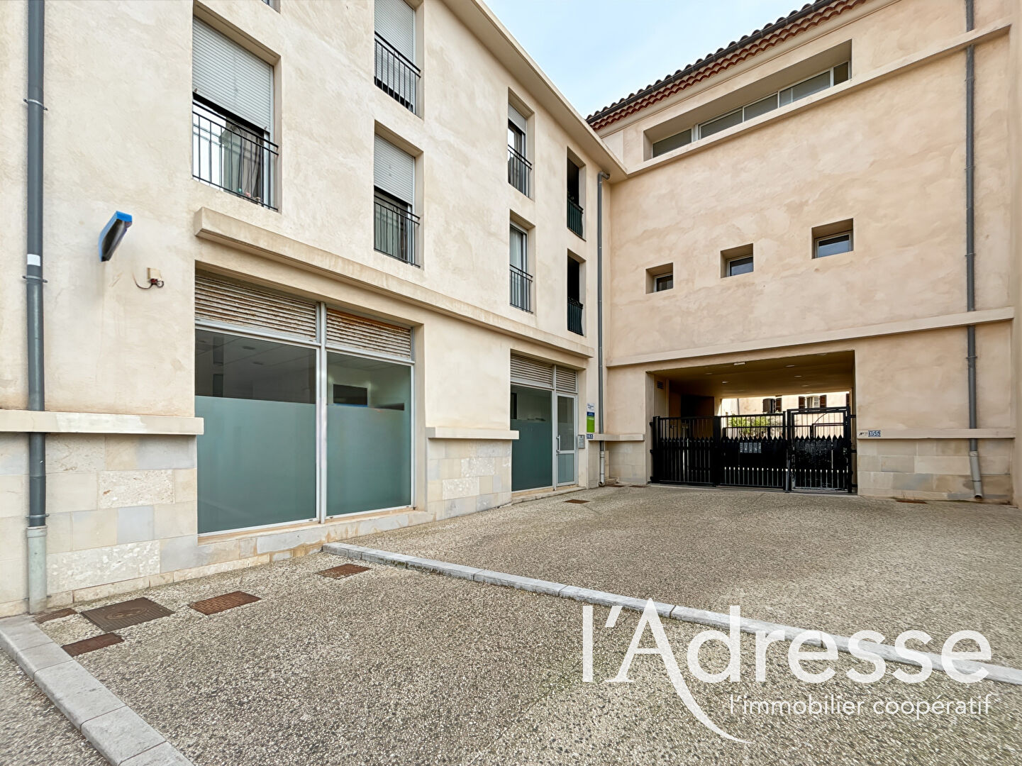 Local commercial LA CIOTAT (13600) 235.00 m&sup2;