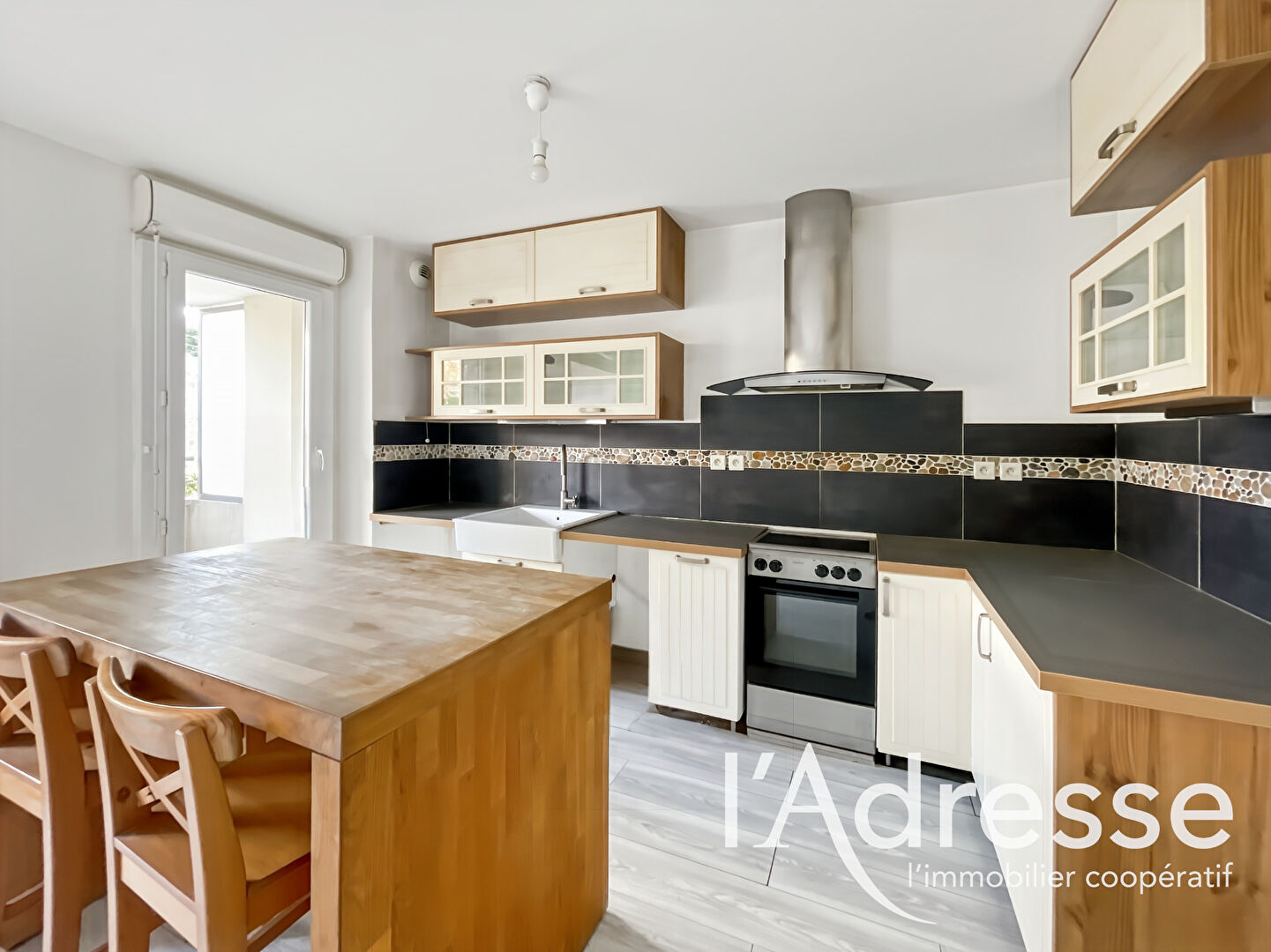 Appartement MARSEILLE (13011) 2 pi&egrave;ces 50.00 m&sup2;