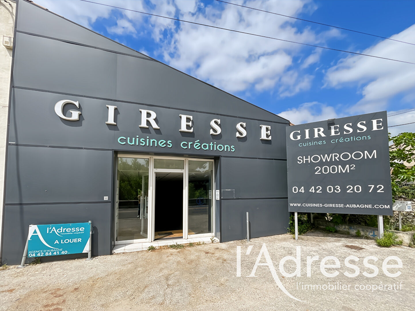 Local commercial AUBAGNE (13400) 10 pi&egrave;ces 344.00 m&sup2;