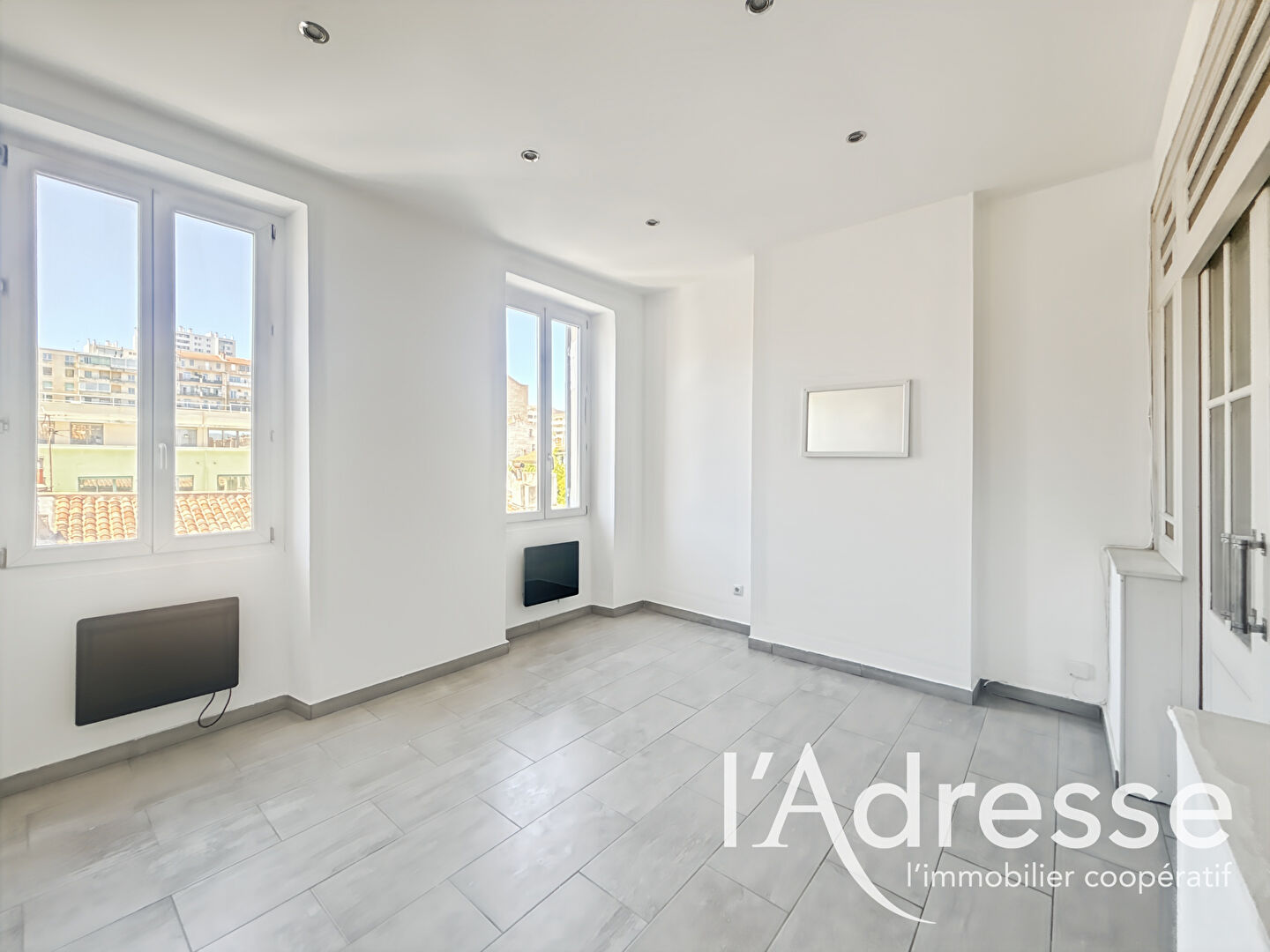 Appartement MARSEILLE (13006) 2 pi&egrave;ces 37.00 m&sup2;