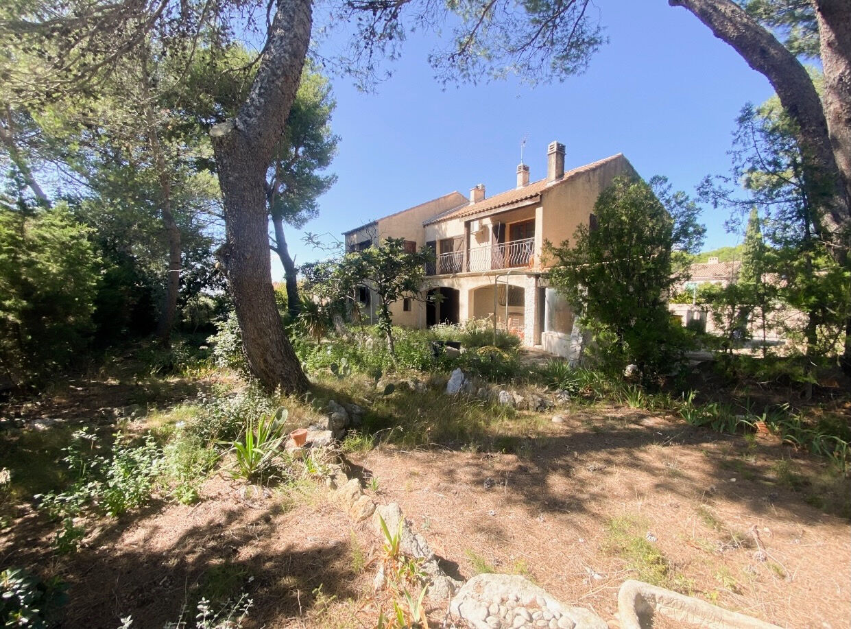 Maison SAINT MITRE LES REMPARTS (13920) 7 pièces 182.00 m²