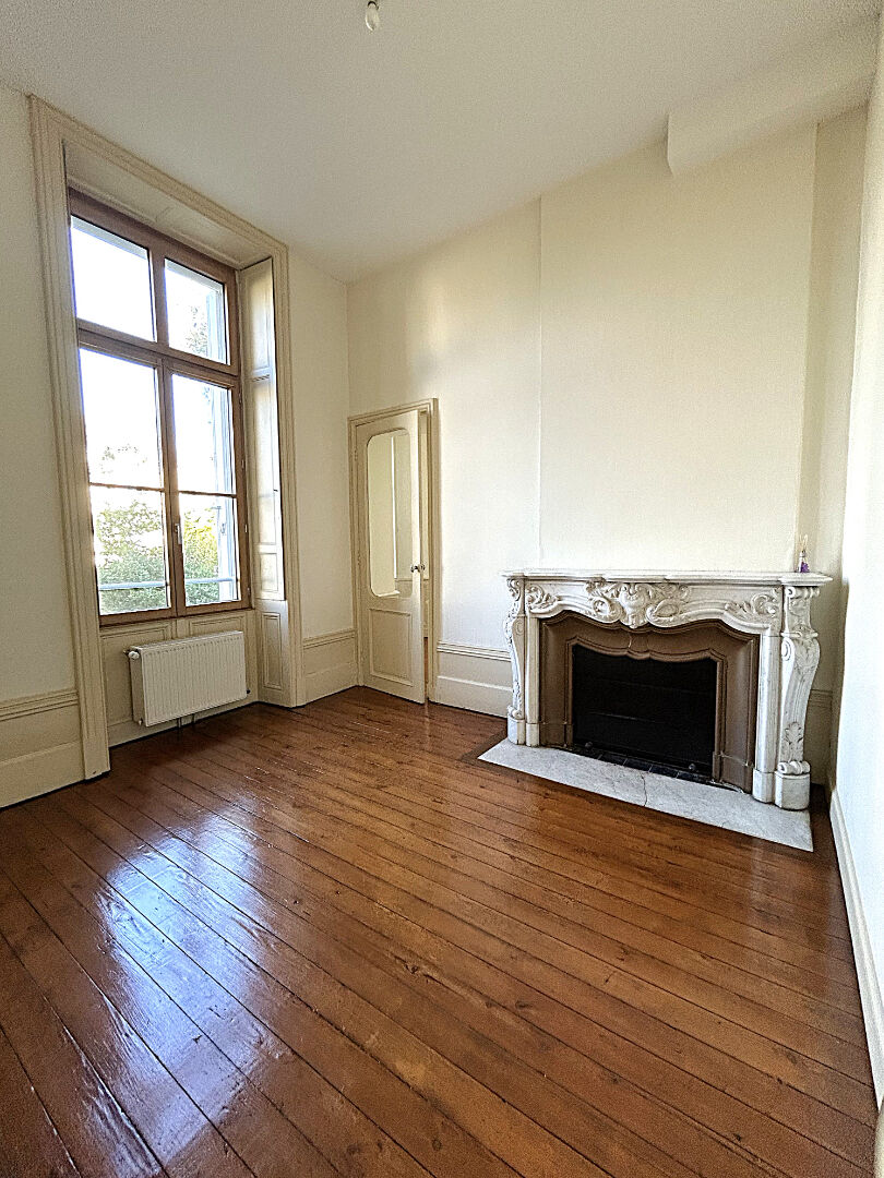 Appartement JONZAC (17500) 2 pi&egrave;ces 55.00 m&sup2;